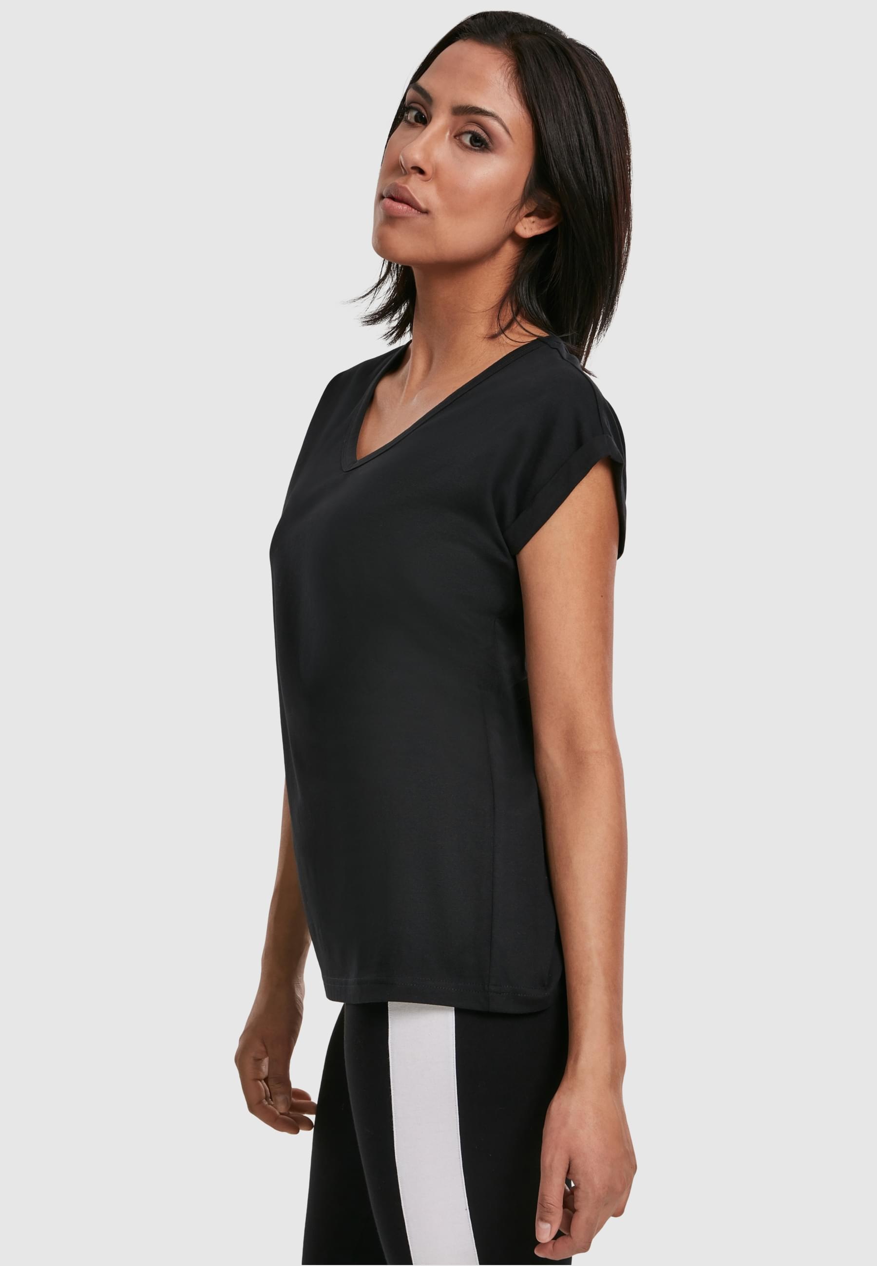 URBAN CLASSICS Kurzarmshirt »Urban Classics Damen Ladies Round V-Neck Extended Shoulder Tee«, (1 tlg.)
