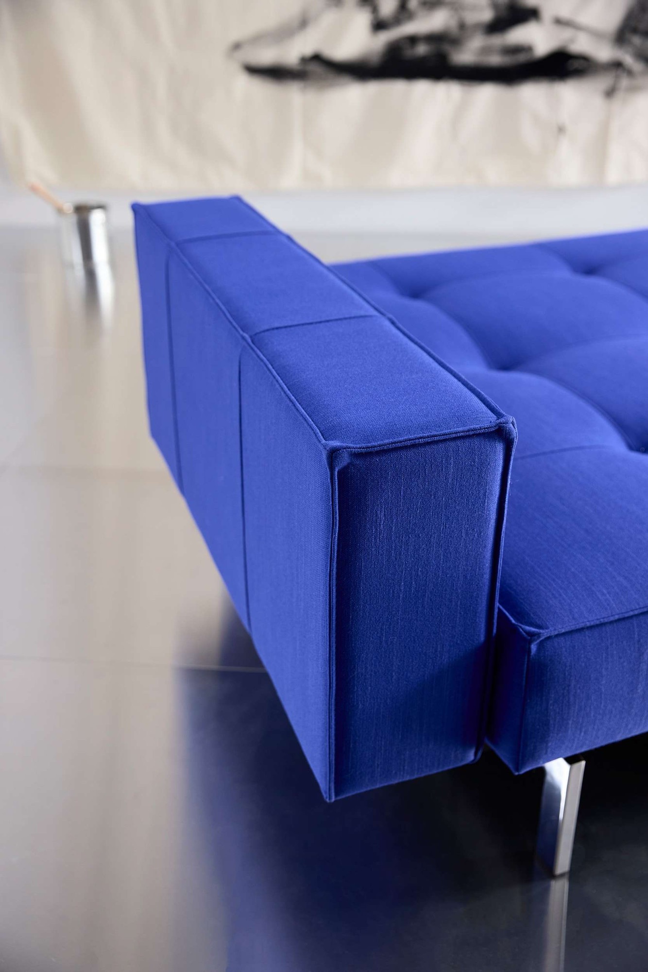 INNOVATION LIVING ™ Schlafsofa »Splitback, Rückenlehnen einzeln verstellbar, mit Federkern« mit chromglänzenden Beinen, in skandinavischen Design