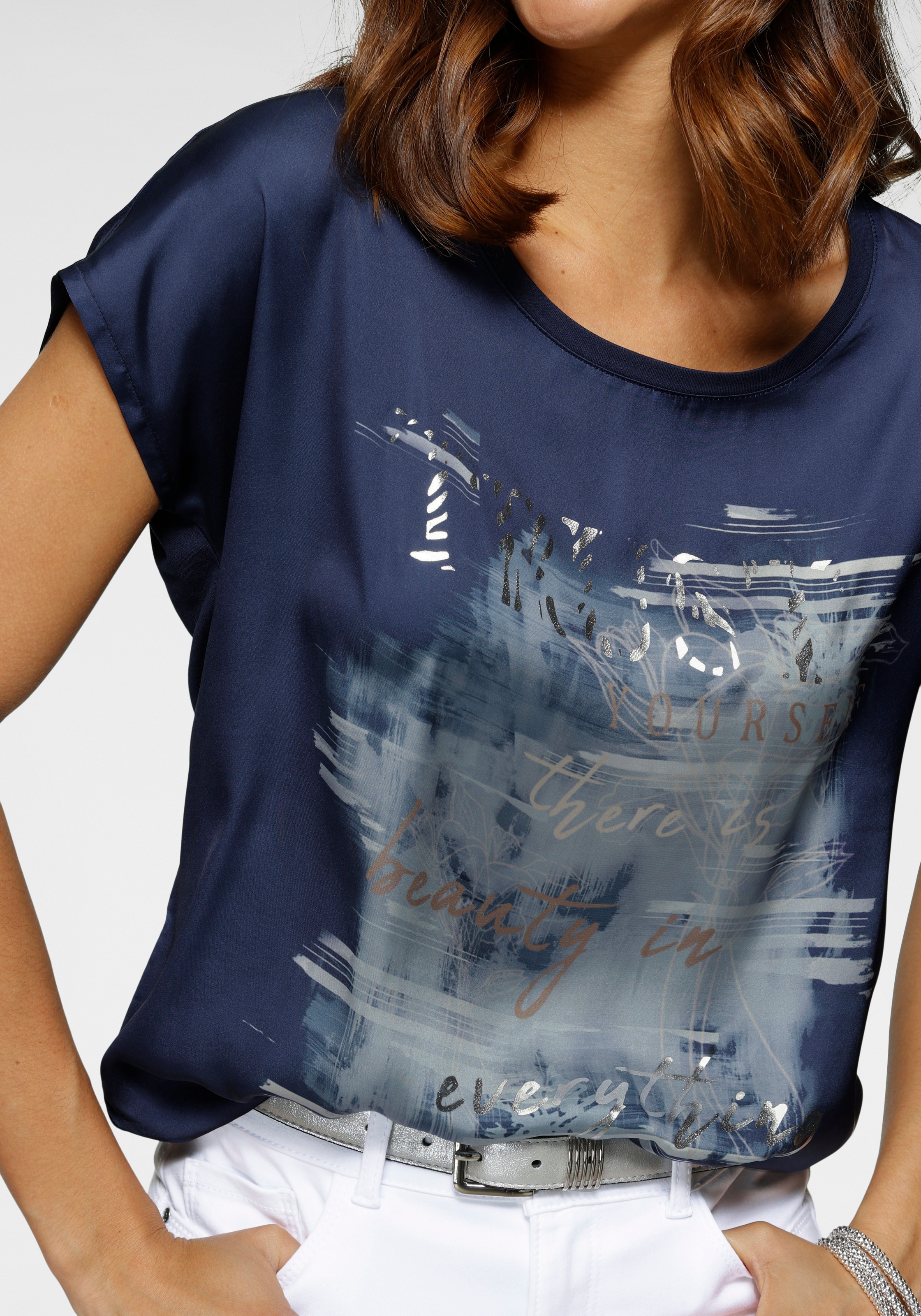 Shirtbluse LAURA SCOTT, Damen, Gr. 36, blau (marine, grau), Web, Obermaterial: 100% Polyester. Rückenteil: 95% Viskose, 5% Elasthan, bedruckt, metallic, unifarben, figurumspielend hüftlang, Rundhals, Blusen, aus Satin mit dezentem Aufdruck, Topseller 3