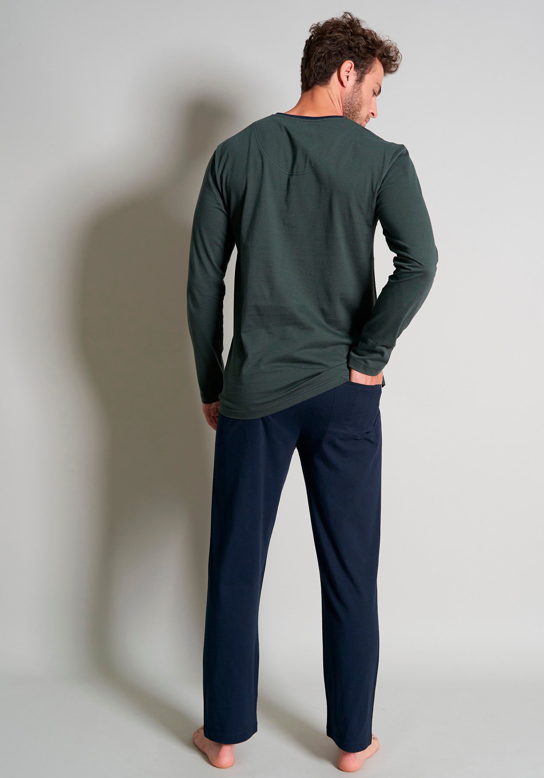 Thumbnail - TOM TAILOR Pyjama "Nevada" 2 tlg. Streifendesign, Langarm, V-Ausschnitt, lange Hose, atmungsaktiv