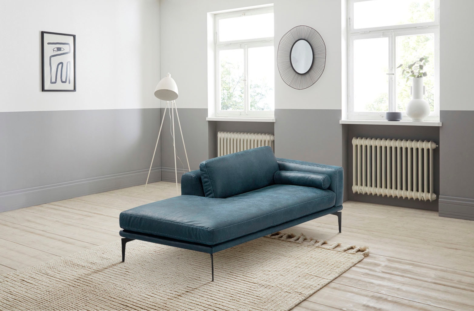 Egoitaliano Ottomane "Masu, Design trifft super Sitzkomfort, mit toller Detailverarbeitung" Rückenkissen und Armteilrolle für mehr Komfort, mit Metallfüßen