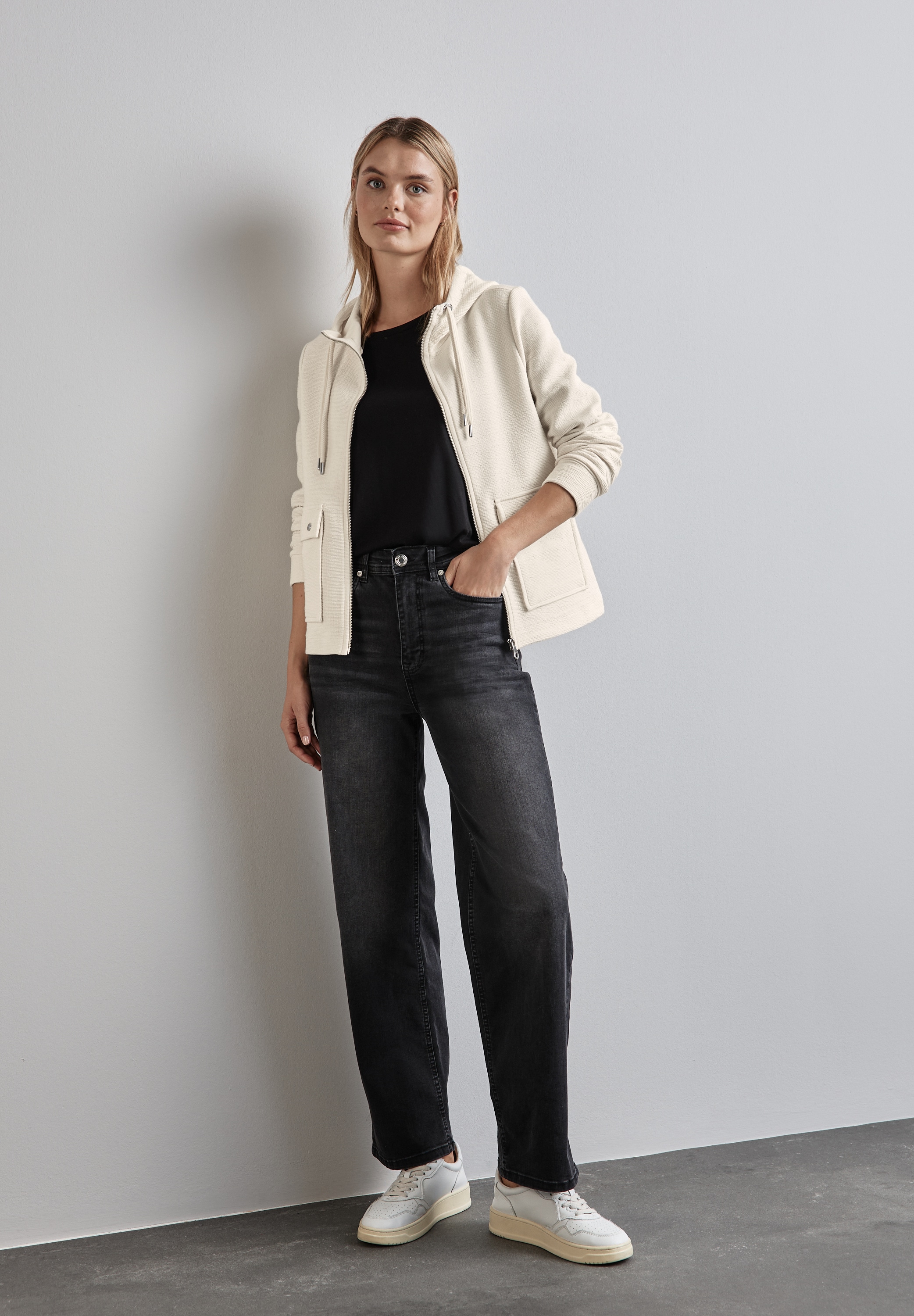 STREET ONE Kapuzensweatjacke, in Struktur-Optik