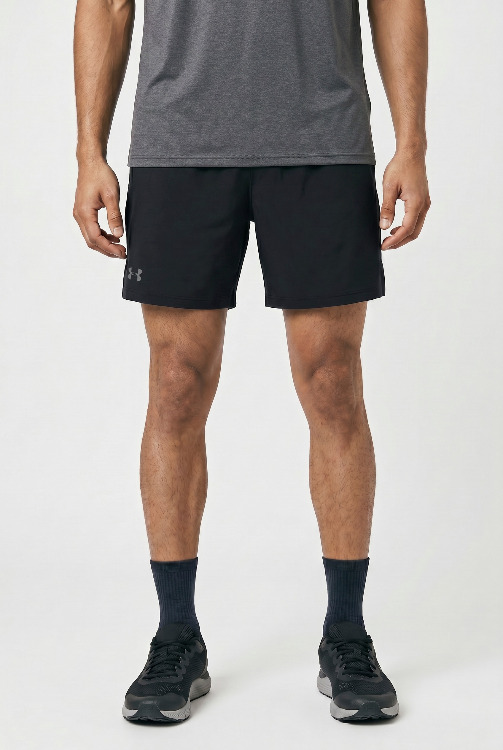 Under Armour Shorts "UA LAUNCH 5 SHORTS" sportlicher Stil, für intensive Workouts und Fitnessaktivitäten