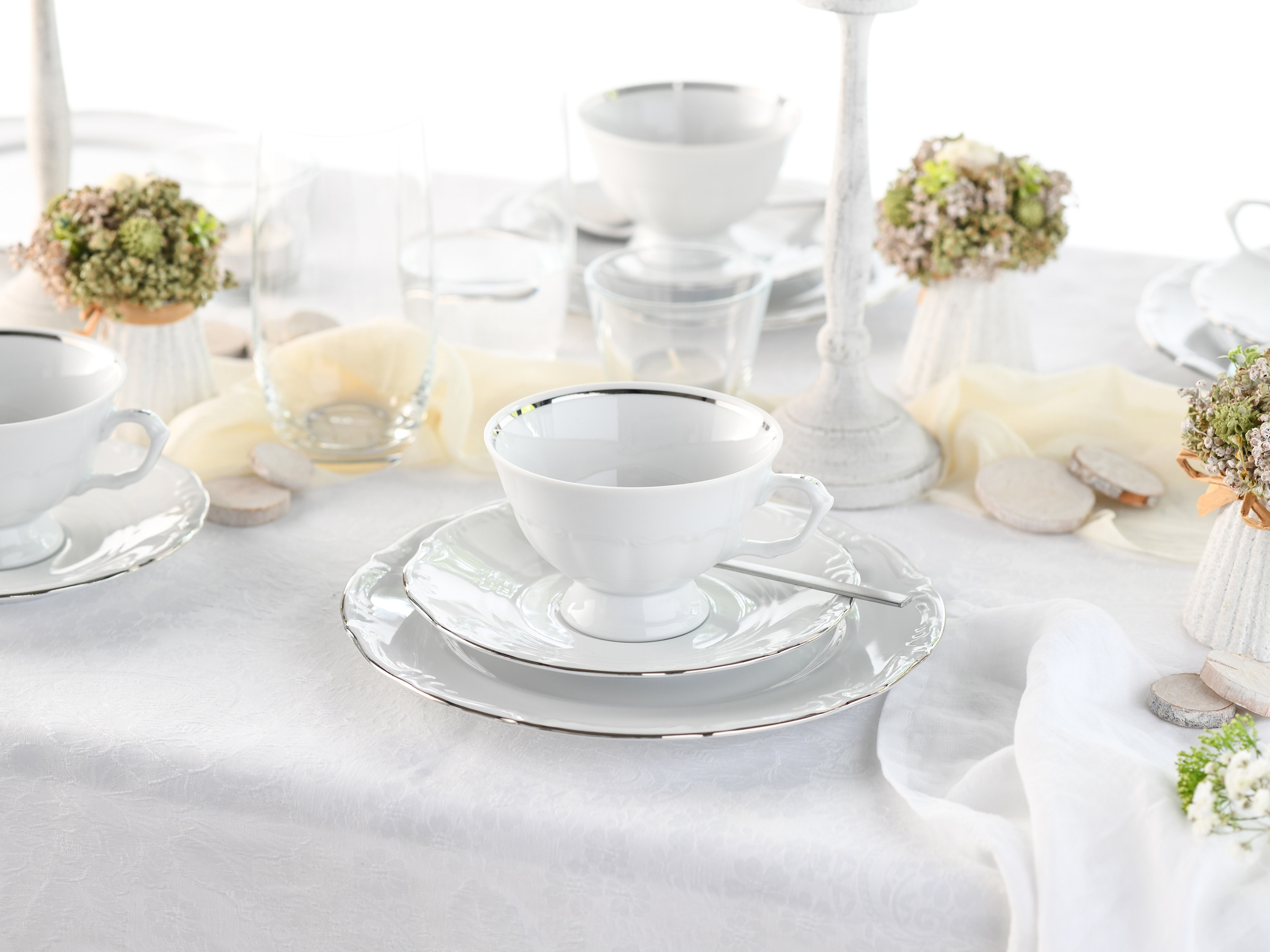 CreaTable Kaffeeservice »Maria Theresia, KaffeeService 18-tlg«, (Set, 18 tlg.), Traditionelle Porzellanform