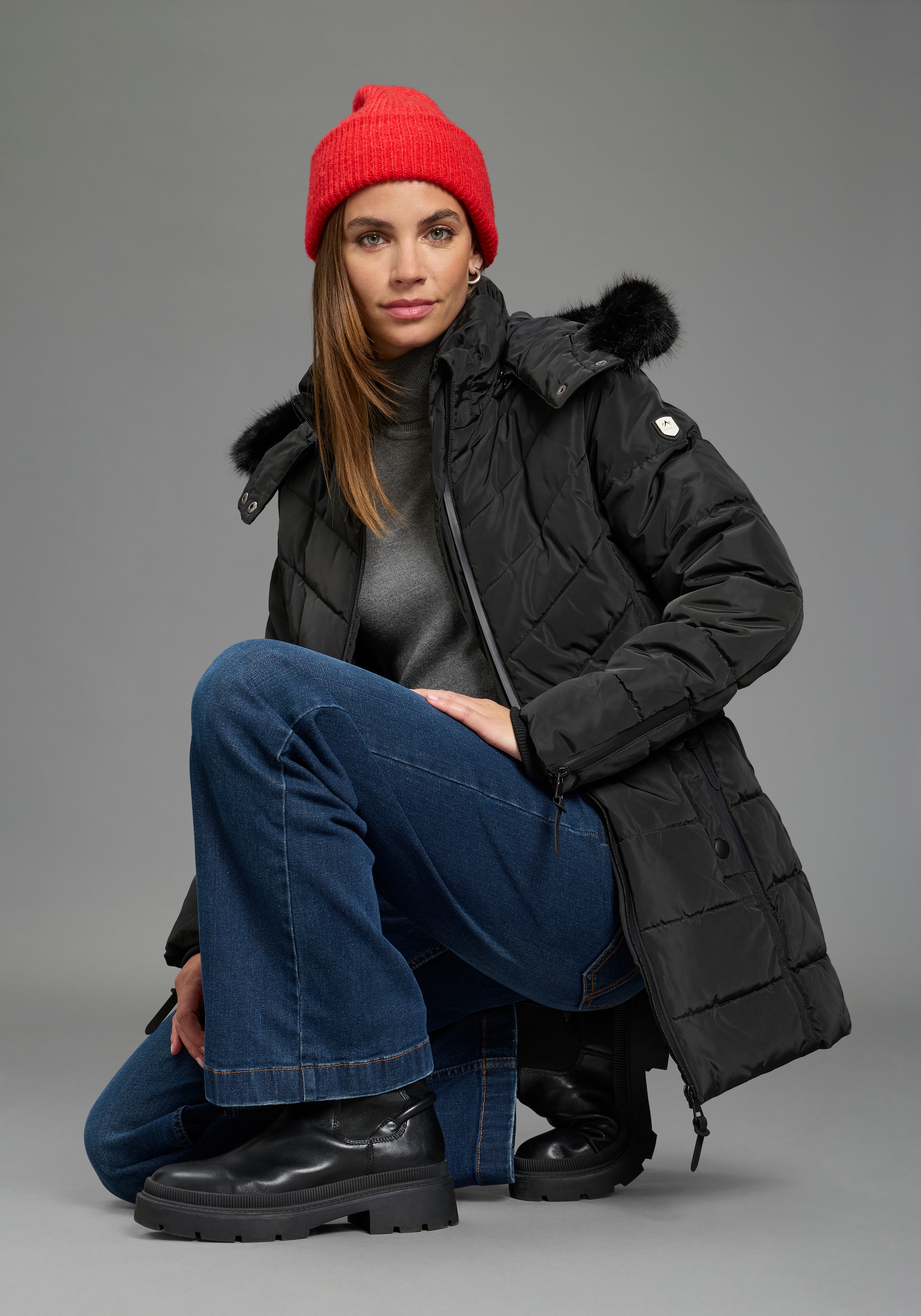 ALPENBLITZ Winterjacke »Pistenglück« mit Kapuze leichtes Webmaterial,  sportlicher Stil,  figurumspielender Schnitt