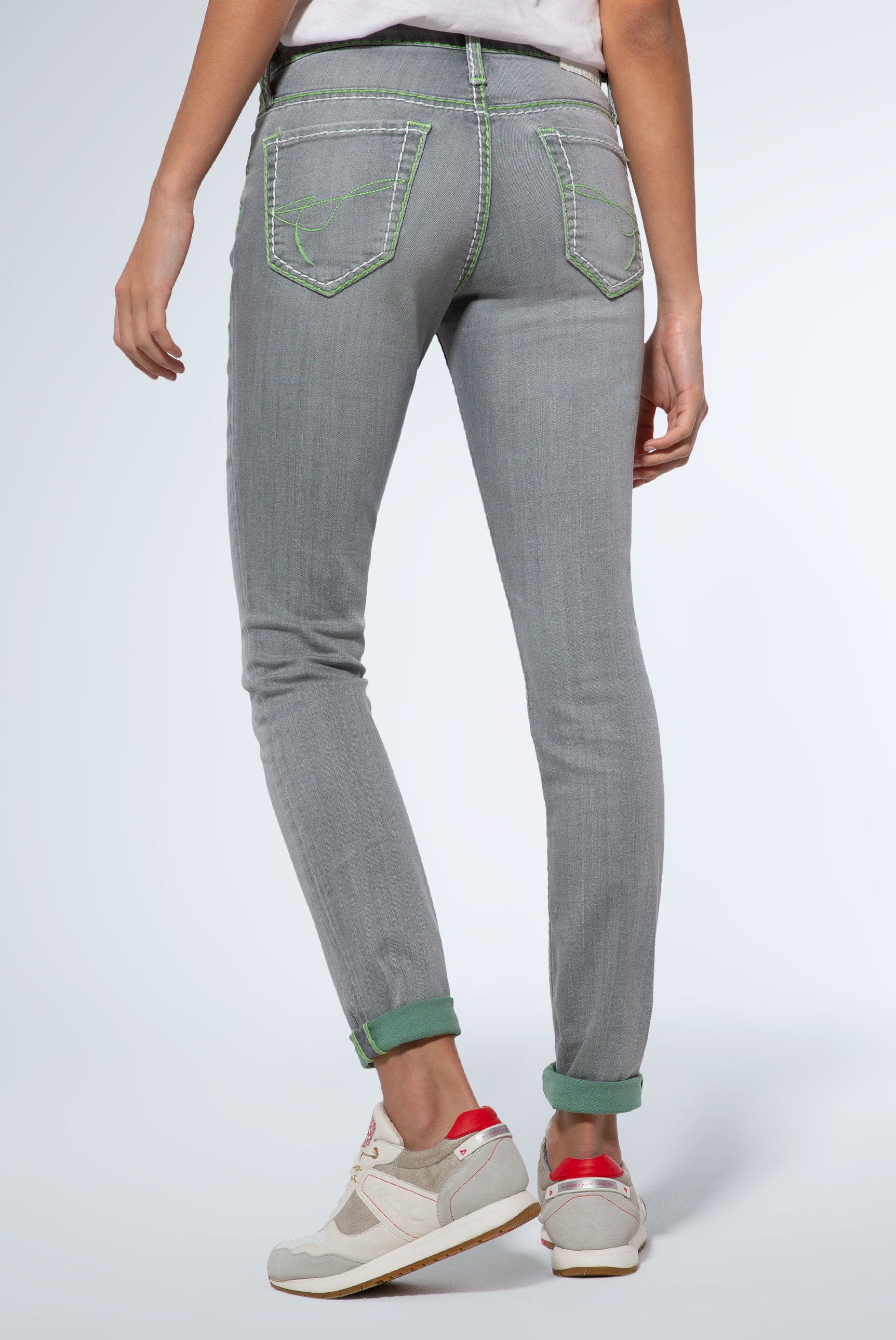 bestellen mit Turn-Up Slim-fit-Jeans, Saum online BAUR SOCCX |