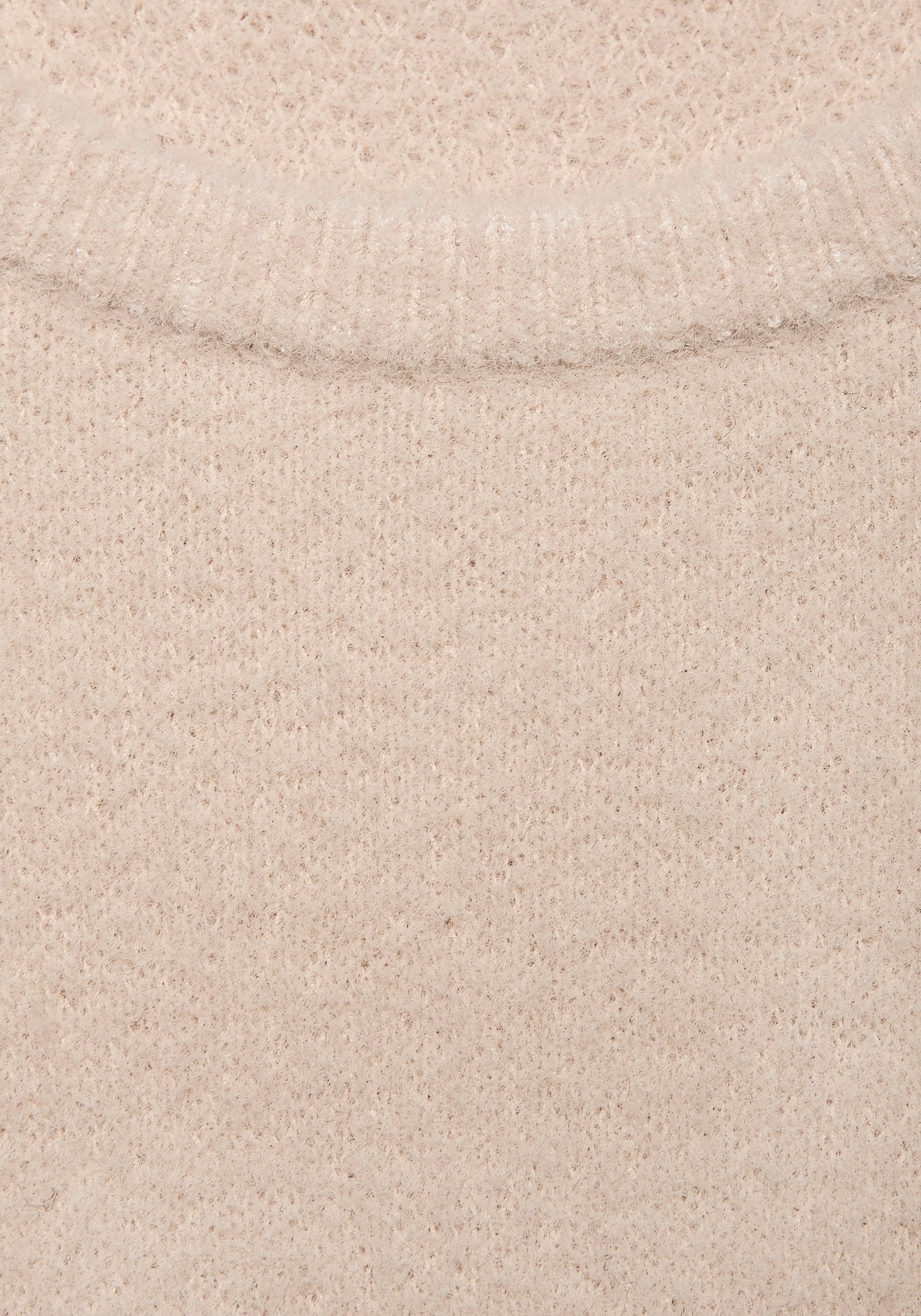 LASCANA Kurzarmpullover, flauschiger Strickpullover, figurnaher Schnitt
