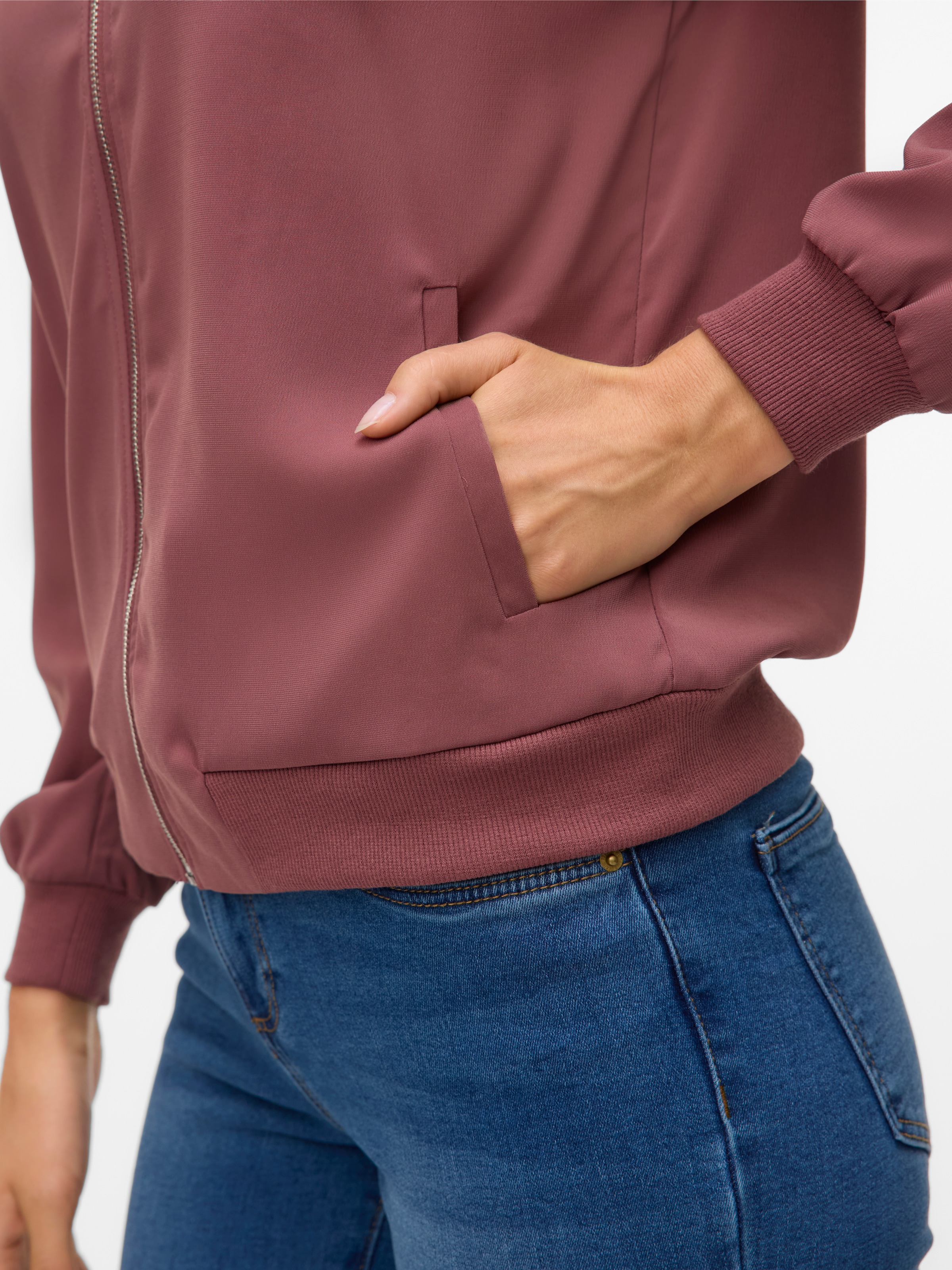 Vero Moda Bomberjacke »VMCOCO L/S BOMBER NOOS« in modisch kurzer Form, mit Stretch