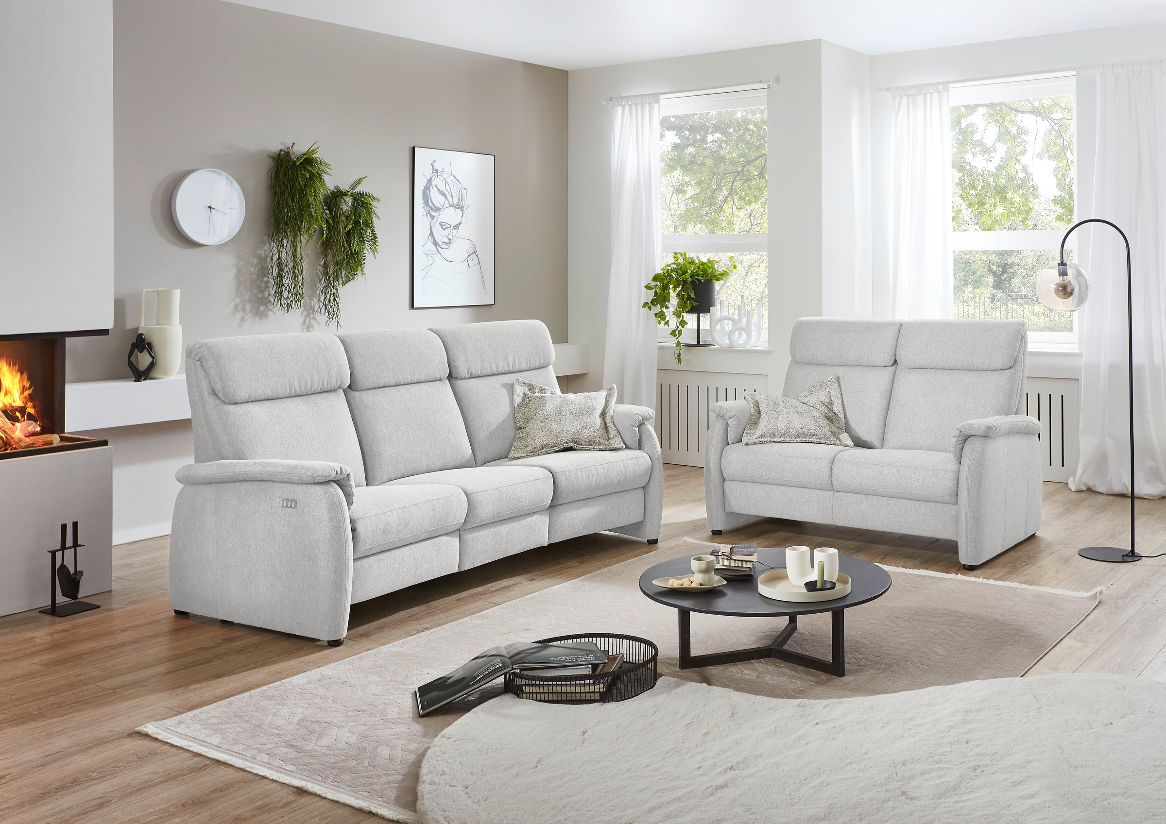 Home affaire Polstergarnitur »Turin, 2,5- & 3-Sitzer mit elektrischer Relaxfunktion« Set, 4 tlg. tlg. inkl. Tisch, USB & Steckdose, Federkern & pflegeleichtem Bezug