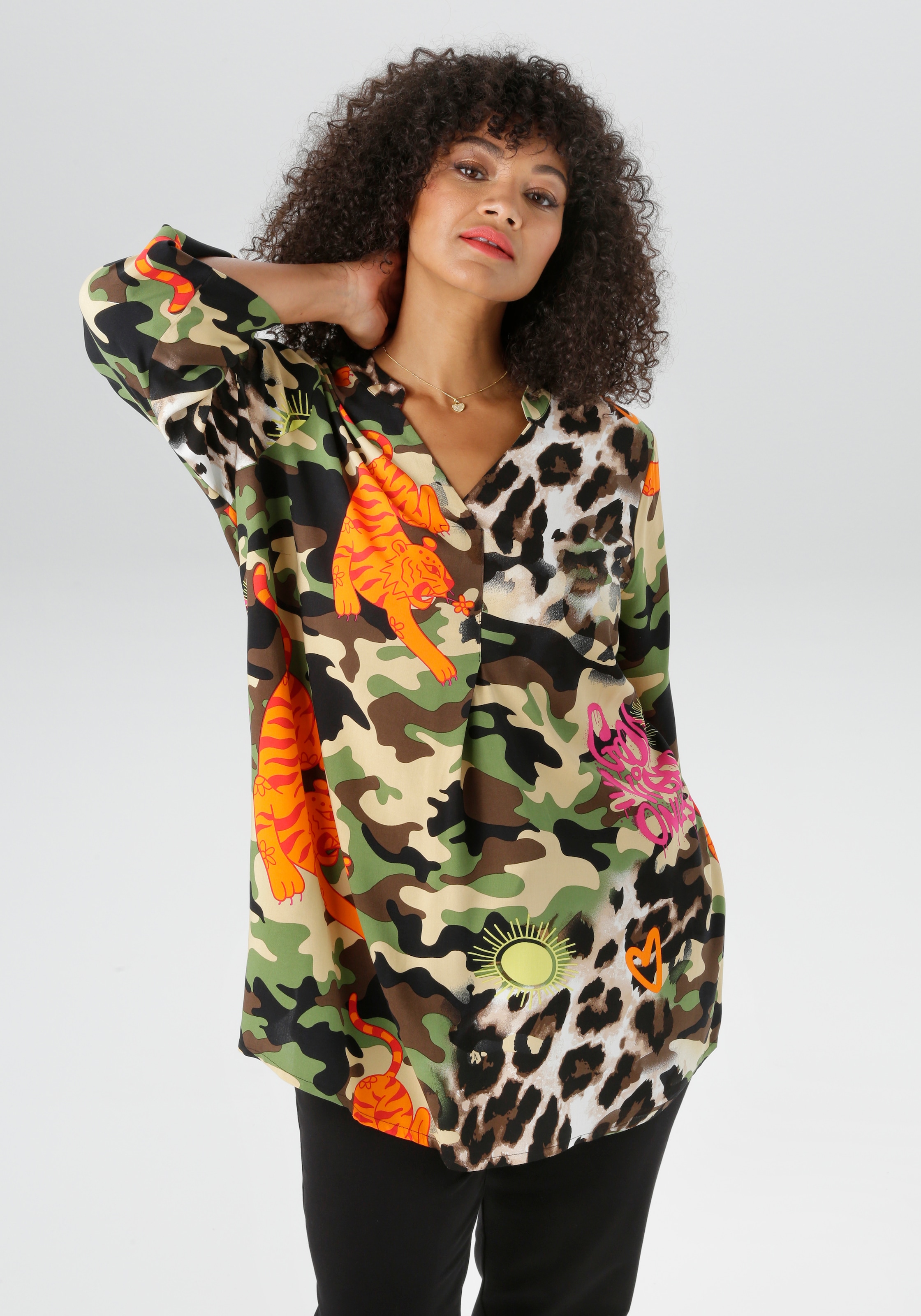 Aniston PLUS Schluppenbluse mit extravaganten farbenfrohes Animaldessin günstig online kaufen