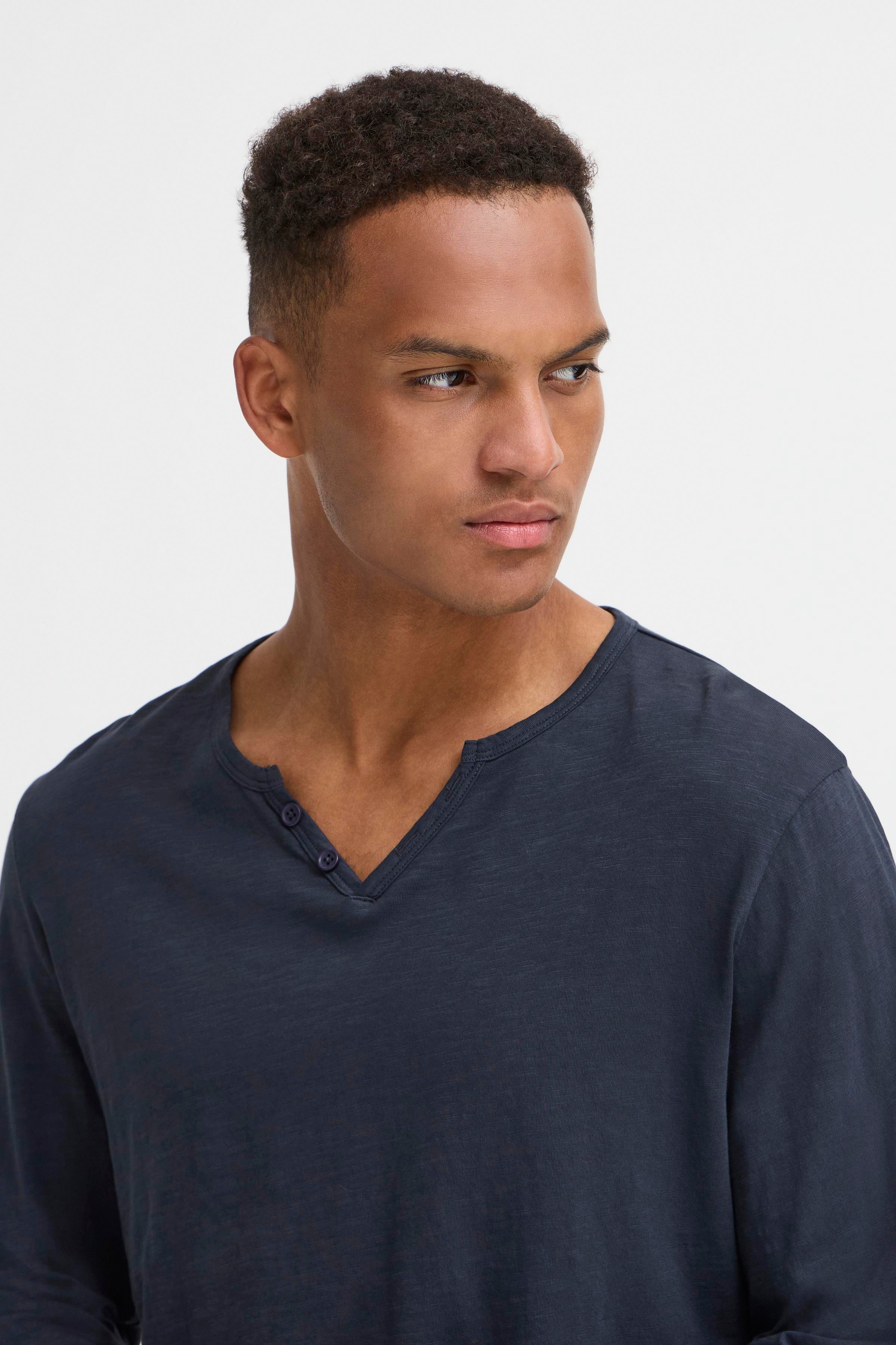 Thumbnail - Blend T-Shirt "BHIVALDE SPILT NCK L/S TEE"