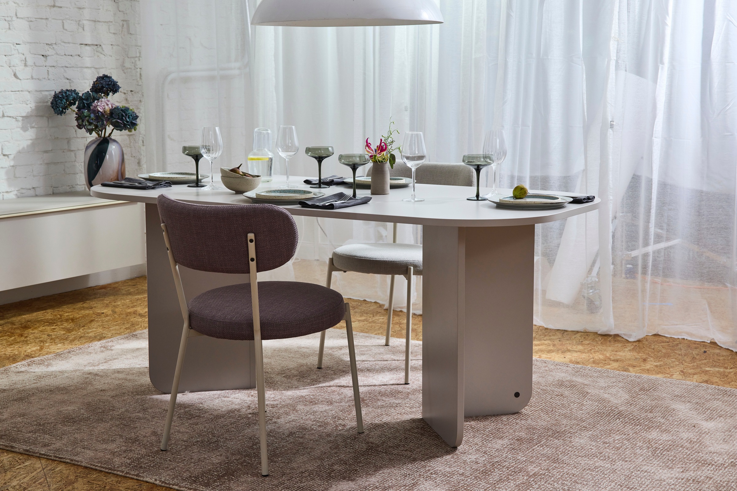 TOM TAILOR HOME Esstisch "ROUNDES TABLE", Tischplatte und -beine mit gerund günstig online kaufen