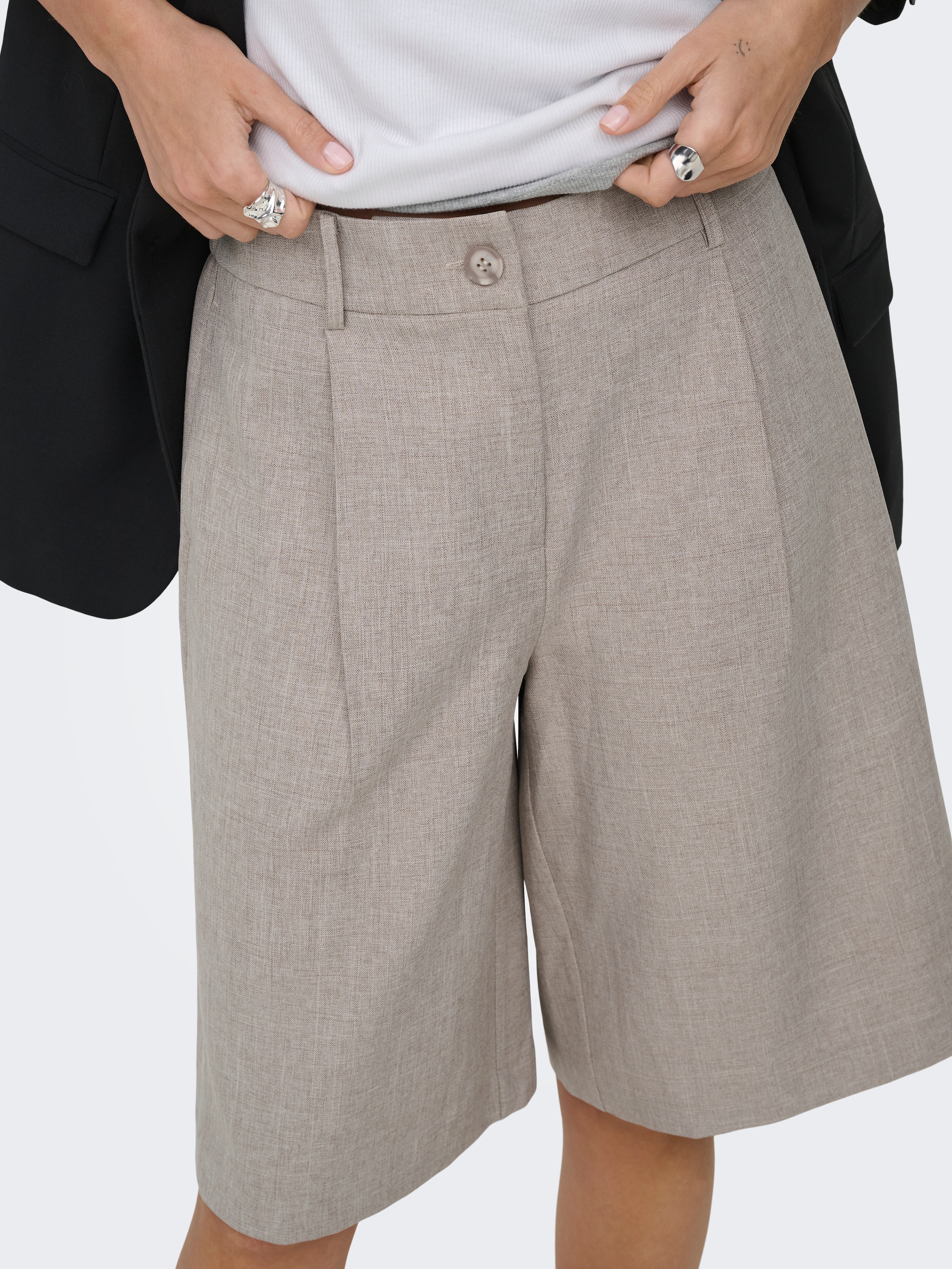 ONLY Bermudas »ONLLINDA HW MEL LONG SHORTS TLR NOOS«  Materialmix, loose fit, High Waist