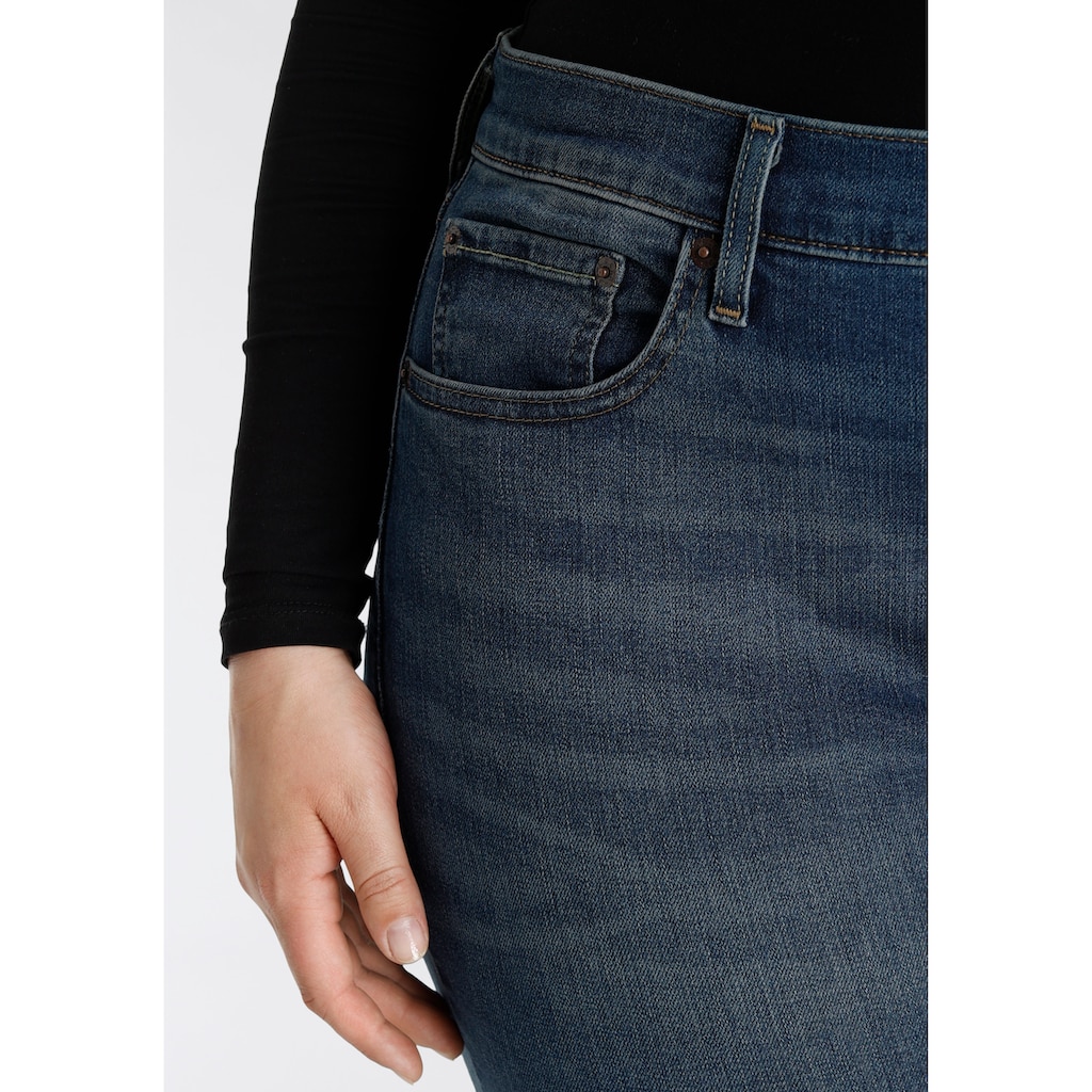 Levi's® Plus Bootcut-Jeans »725«