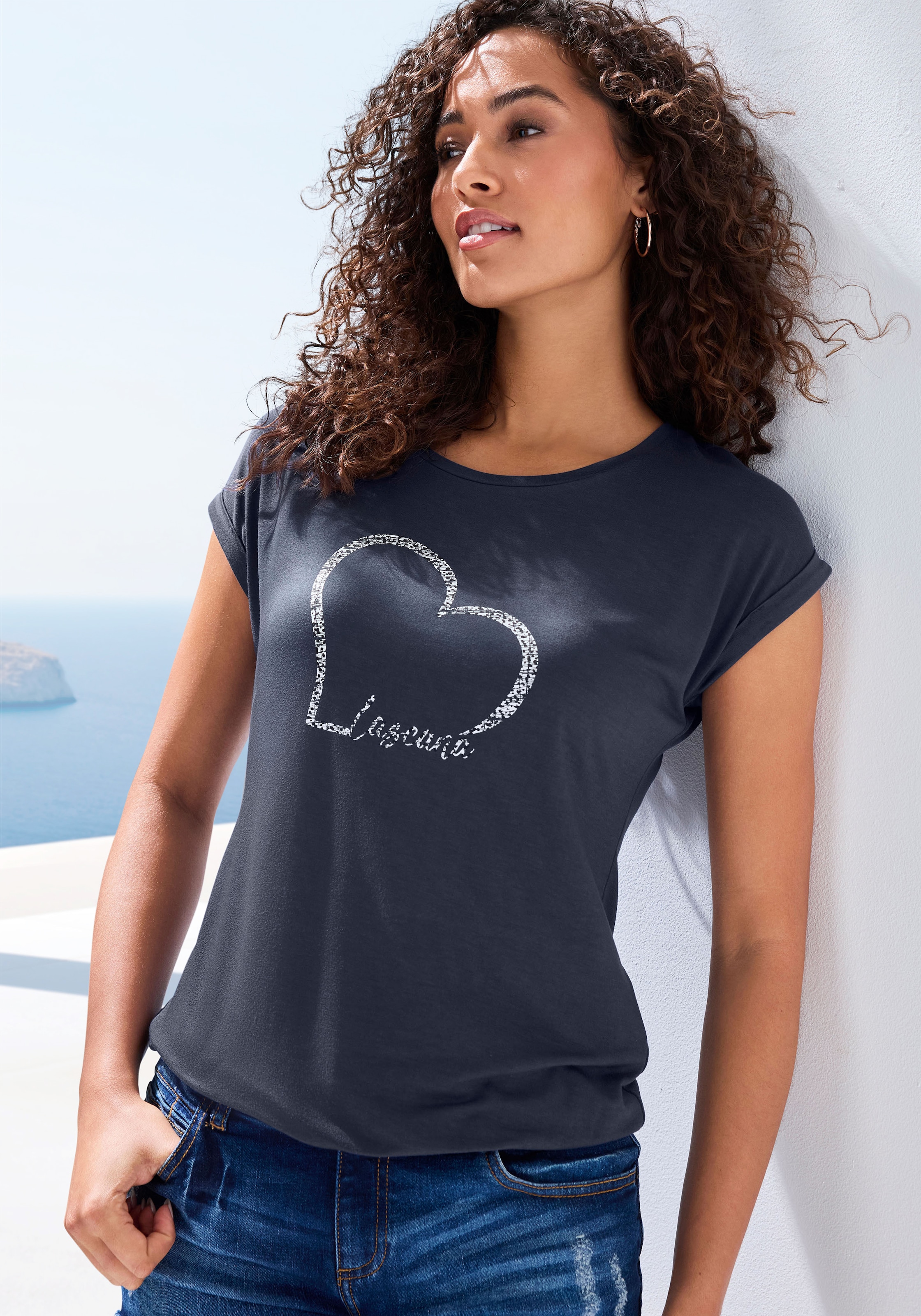 LASCANA Kurzarmshirt "mit Lascana Herz Print" Rundhalsshirt aus elastischem Viskose-Jersey, sommerlich leicht