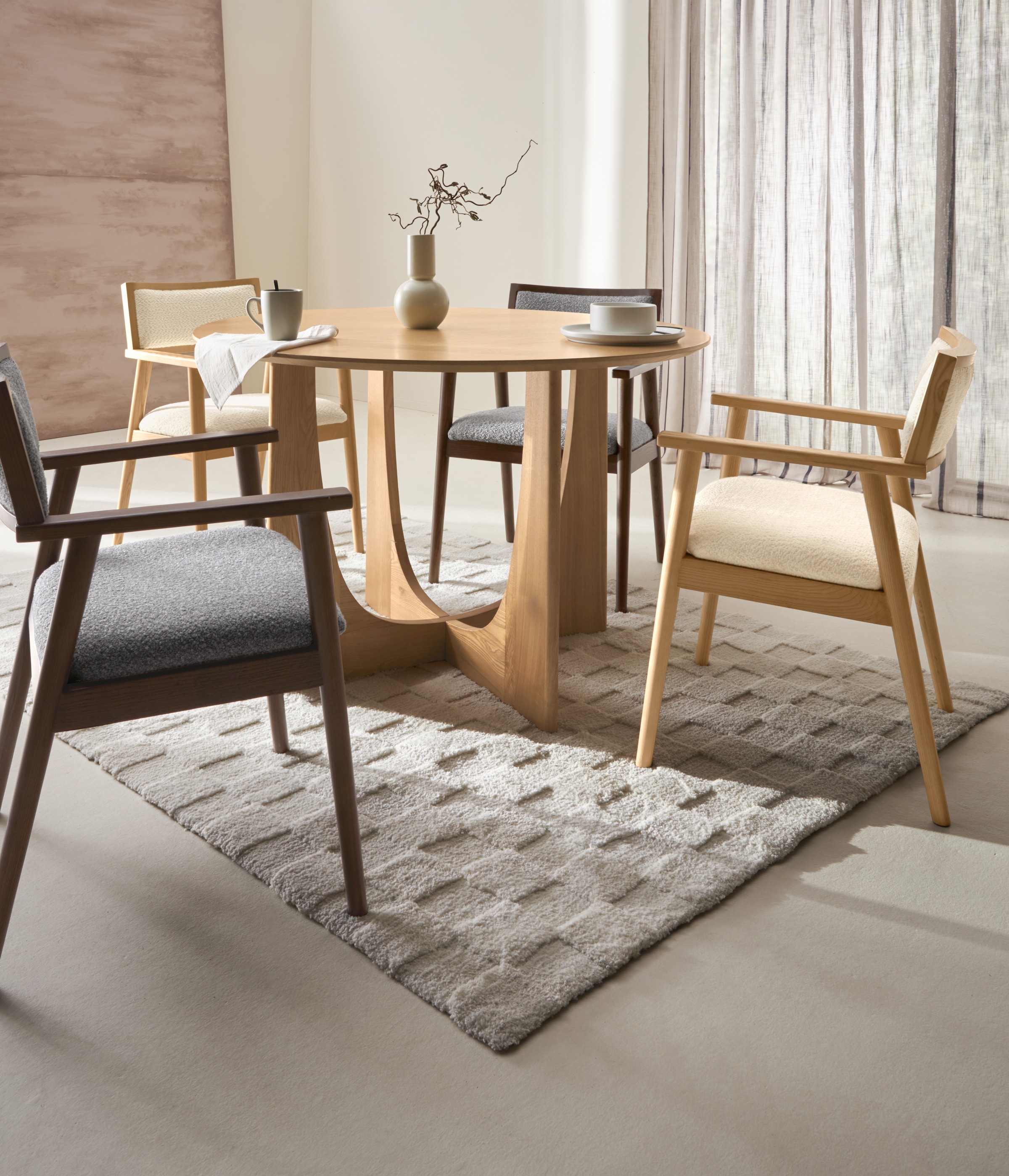 LeGer Home by Lena Gercke Esstisch »Zirella« massives Eschenholz, markantes Kreuzfuß-Design, Breite 120 cm