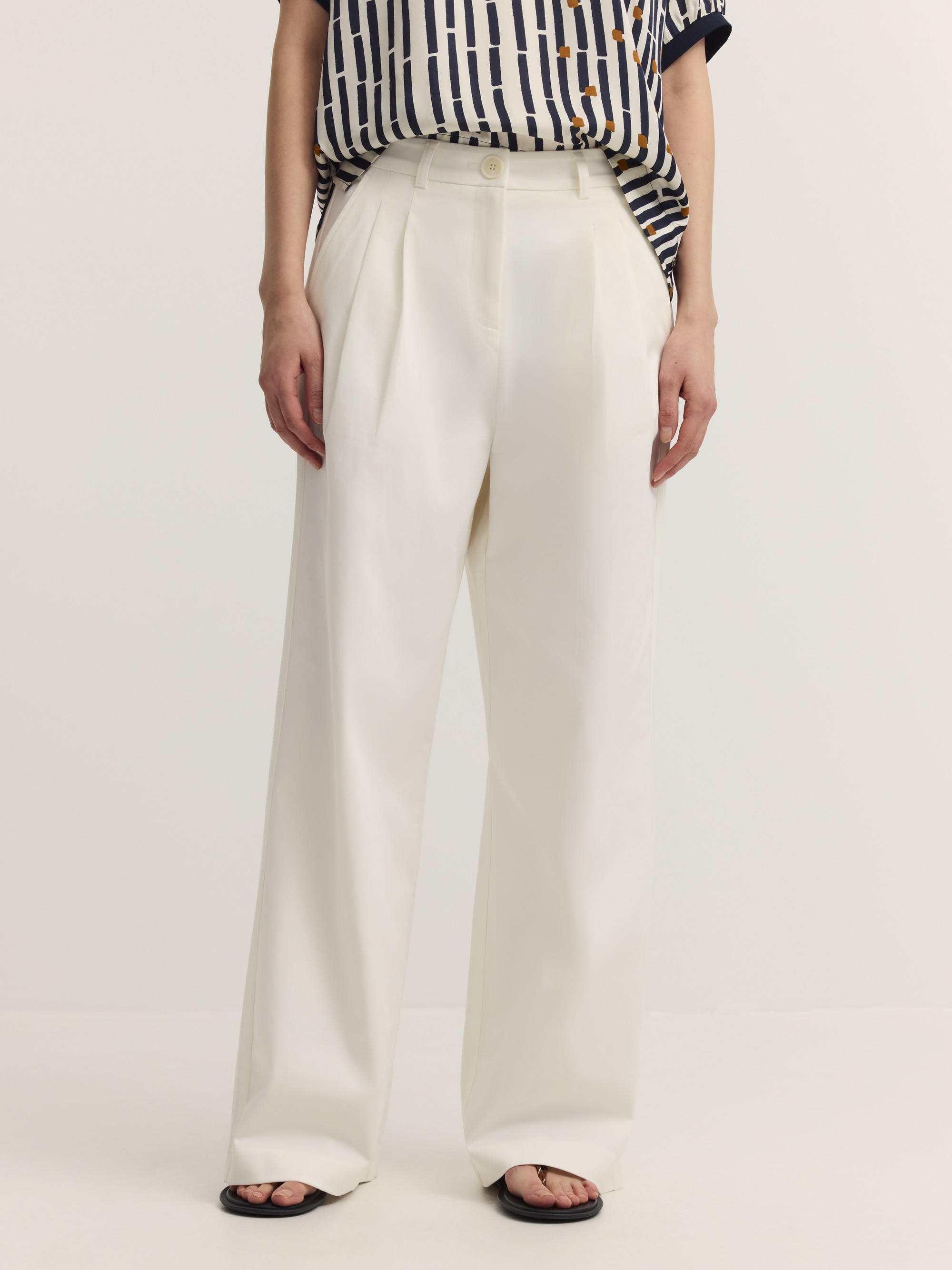 bugatti Chinohose »Gerader Beinverlauf«  mit doppelter Bundfalte