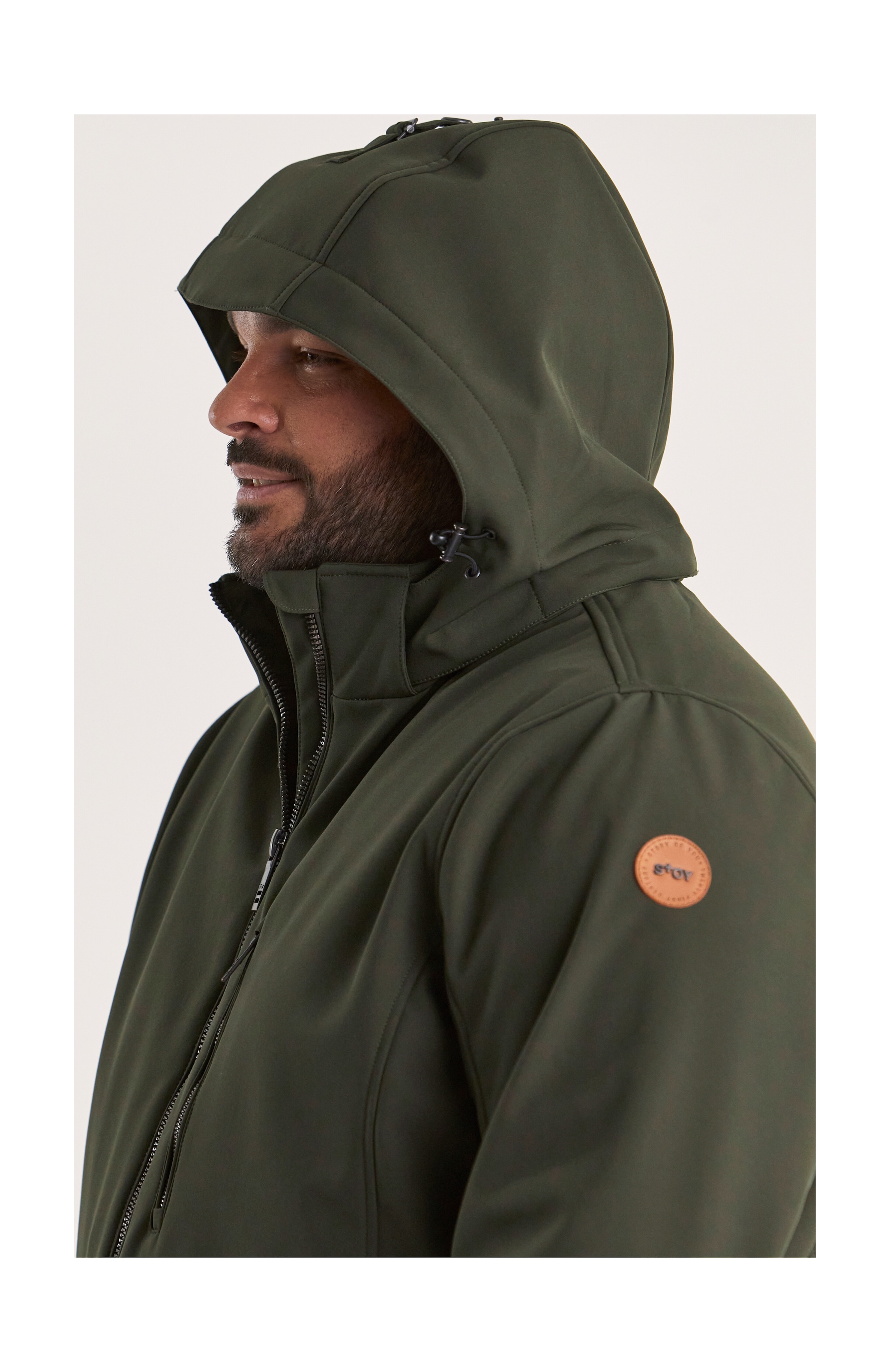 STOY Softshelljacke »STW 17 MN SFTSHLL JCKT«, Wasserabweisende, atmungsaktive Softshelljacke mit abnehmbarer Kapuze