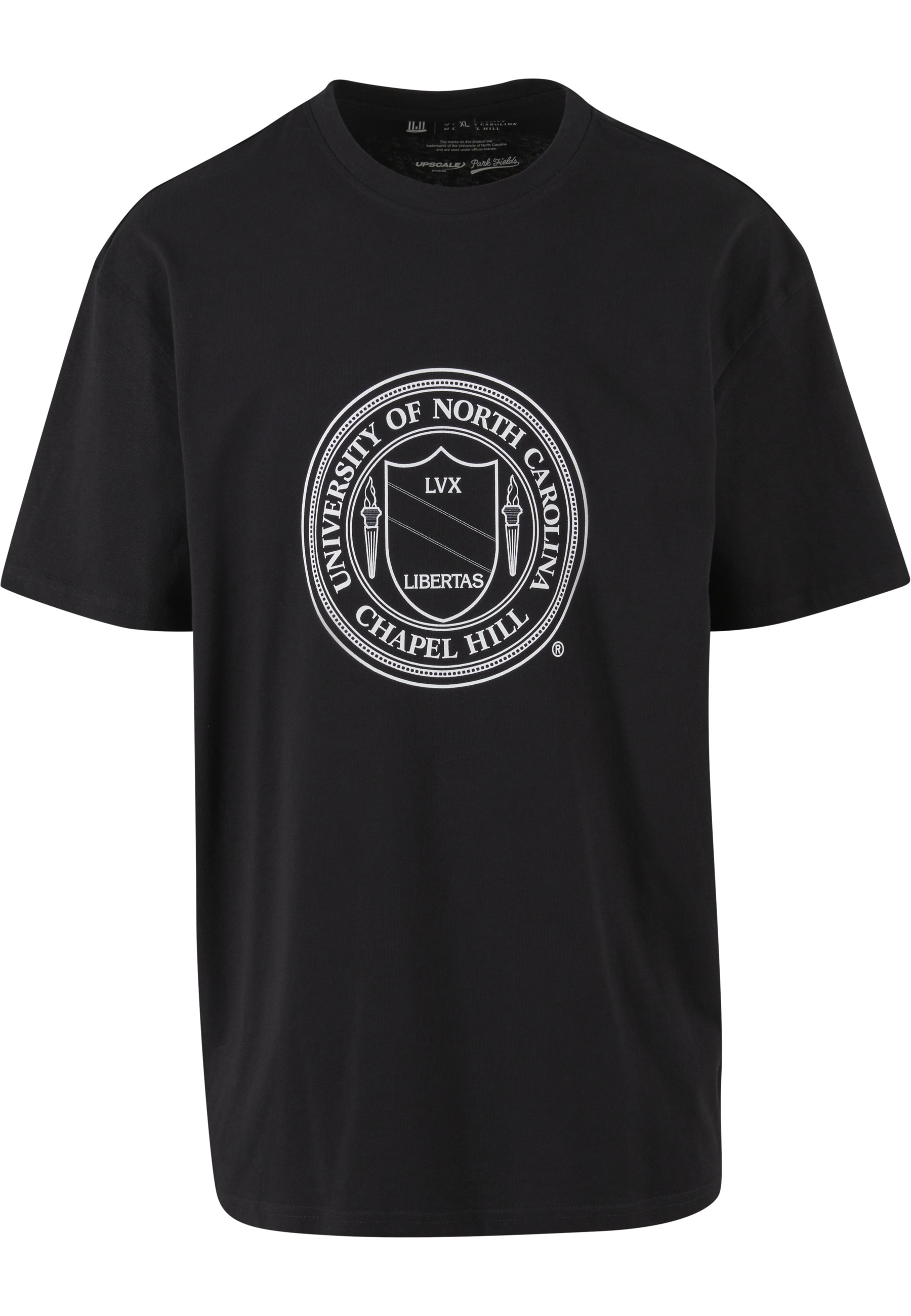 Upscale by Mister Tee T-Shirt "Upscale by Mister Tee North Carolina Seal Logo Oversize Tee" 1 Stk.