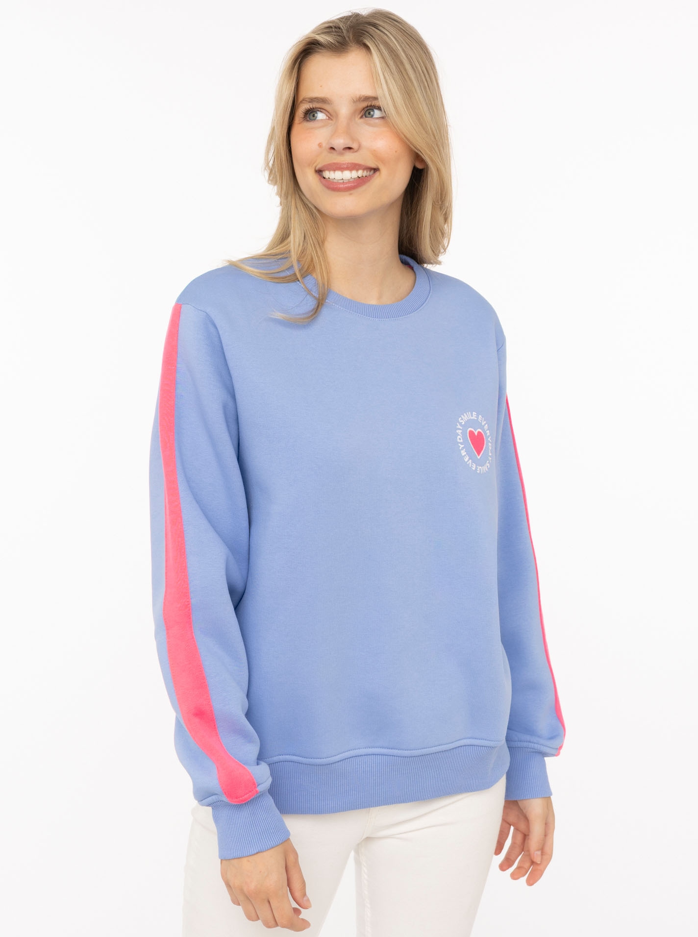Zwillingsherz Sweatshirt »"Smile Everyday"«, pinker Streifen am Arm, Rundhals, gesticktes Herz und Schrift
