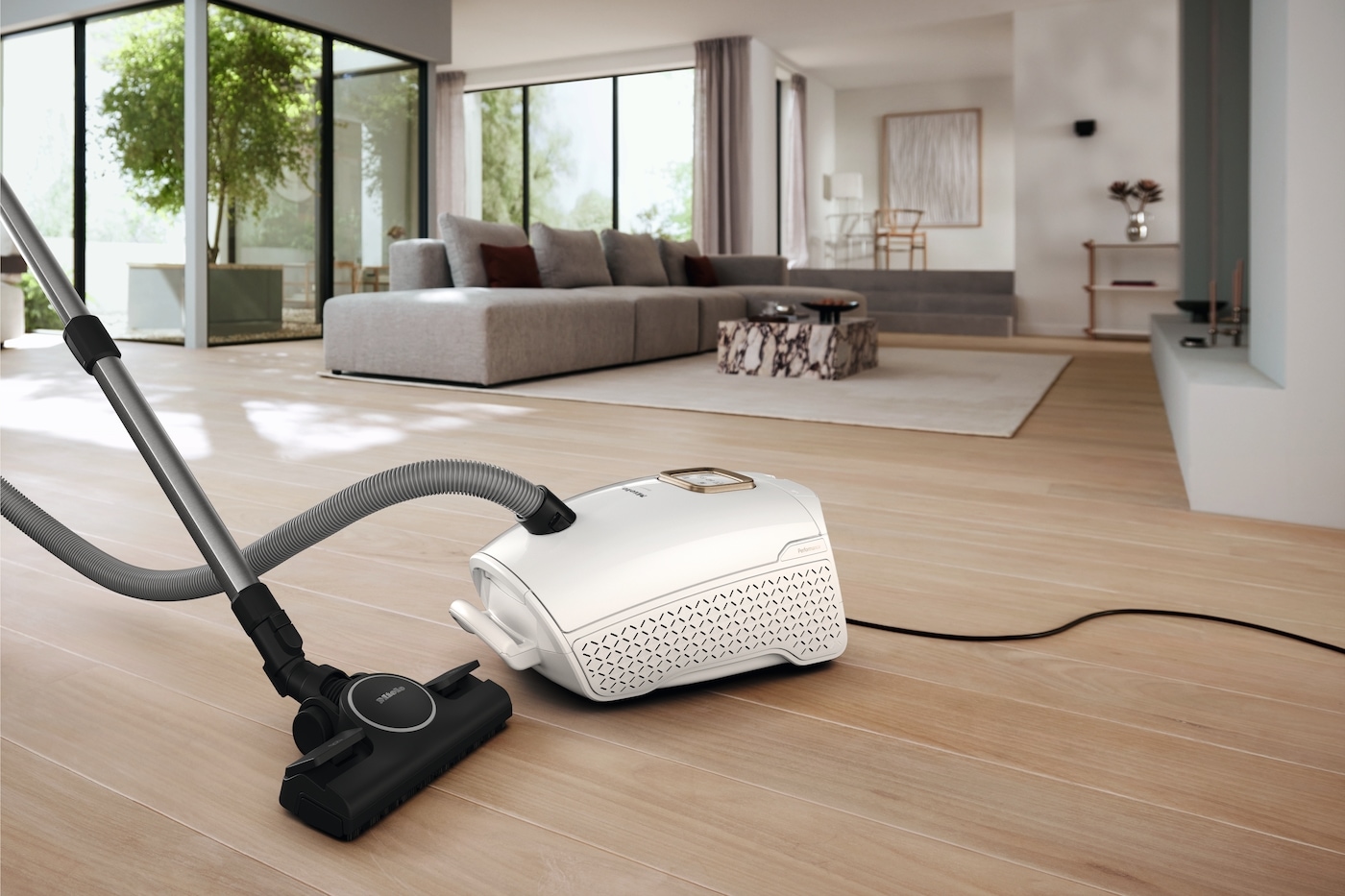 Miele Bodenstaubsauger »Guard L1 Performance mit ComfortFit, Nachfolger Complete C3 Starlight«, 700 W, mit Beutel, Spart Energie dank speziellem Gebläse, Premium Design, HEPA AirClean