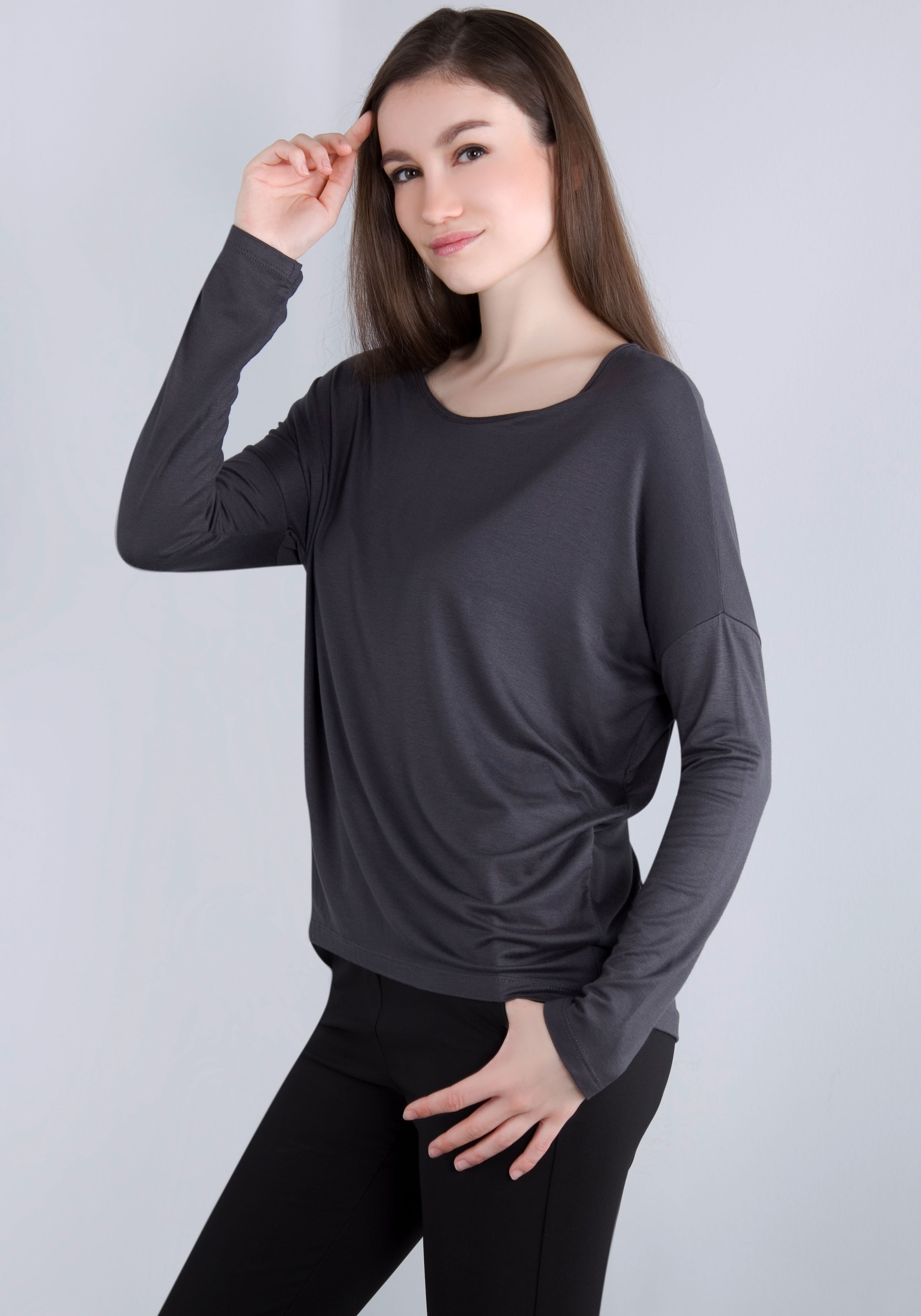 Langarmshirt, in lässiger "O - Shape" Form