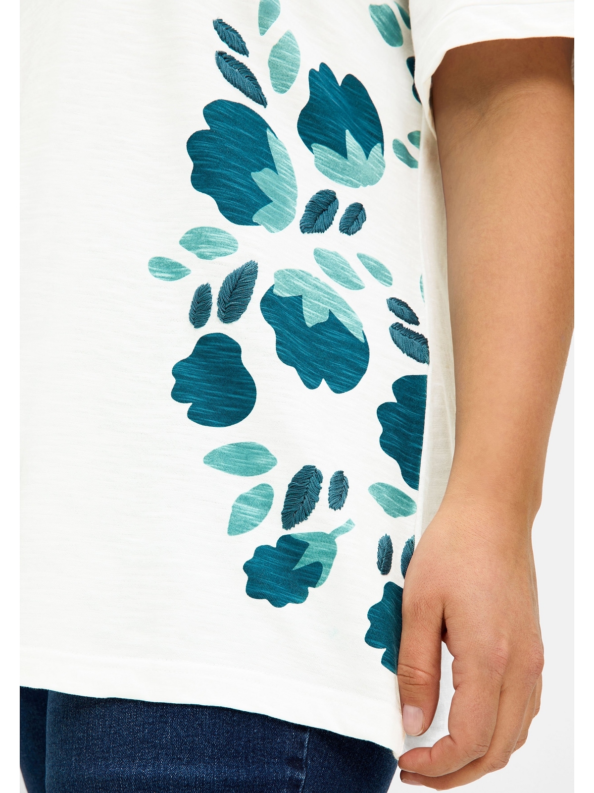 Sheego T-Shirt »Große Größen«, mit Floral-Druck und Stickerei