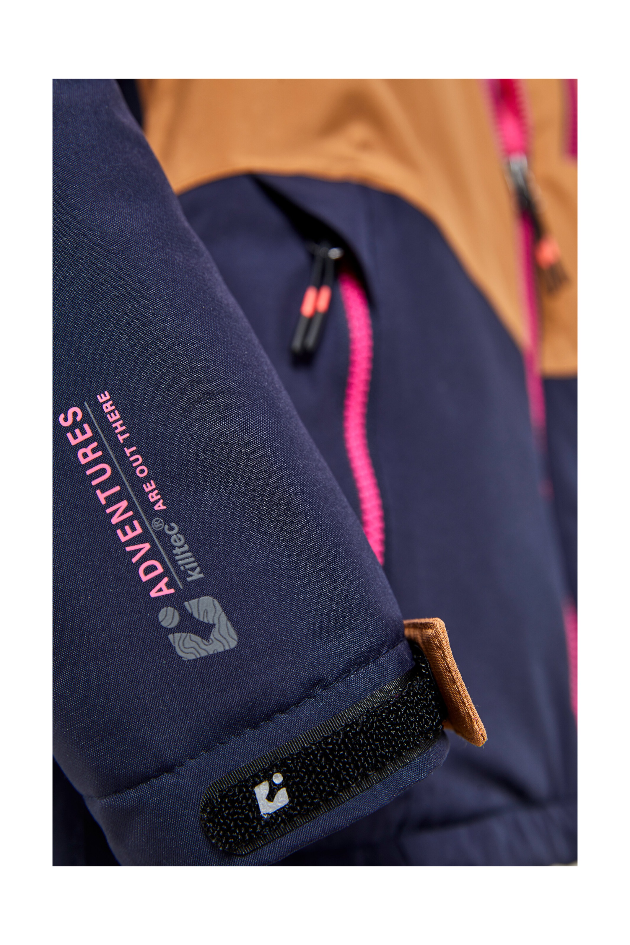 Killtec Funktionsjacke »KOW 354 GRLS JCKT«, Wasserdichte Mädchenjacke mit Kapuze, Schneefang und Colourblock-Design