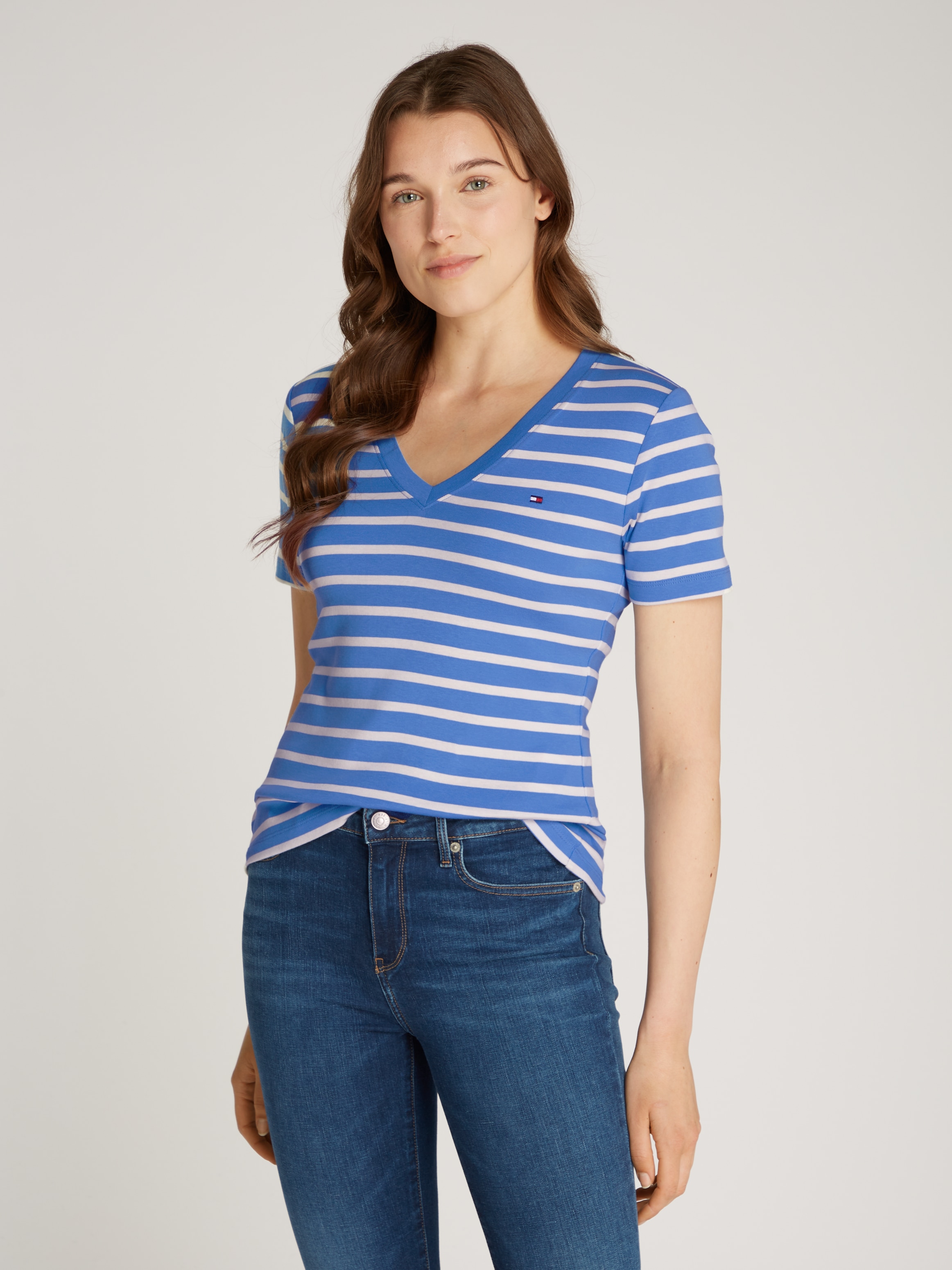 Tommy Hilfiger T-Shirt "SLIM CODY V-NK SS mit V-Ausschnitt und Streifen", g günstig online kaufen