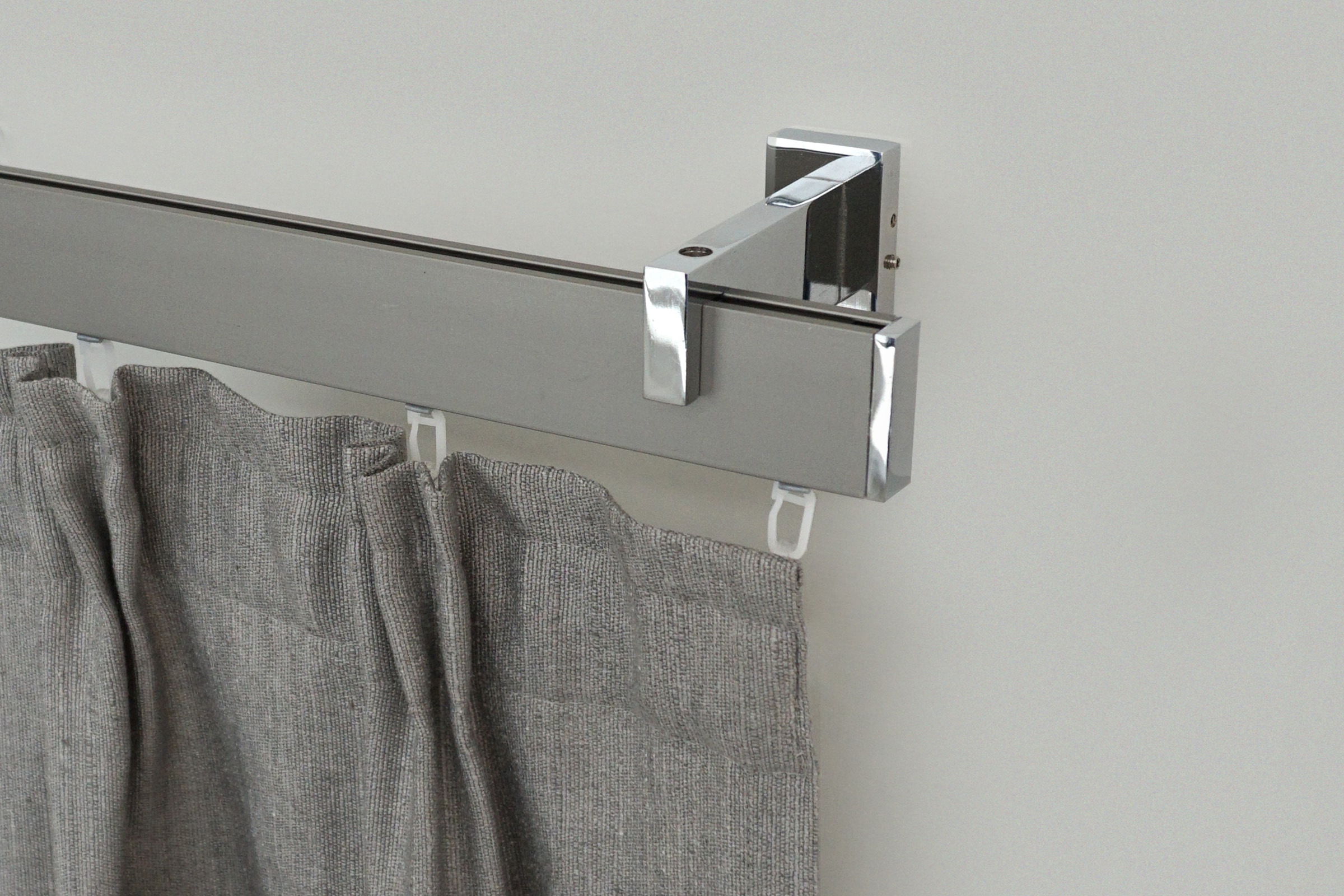 GARESA Innenlaufschiene »FLAT«, 1 läufig-läufig, Wunschmaßlänge, Rechteckprofil, Wandmontage, perfekter Lauf, modern, verlängerbar