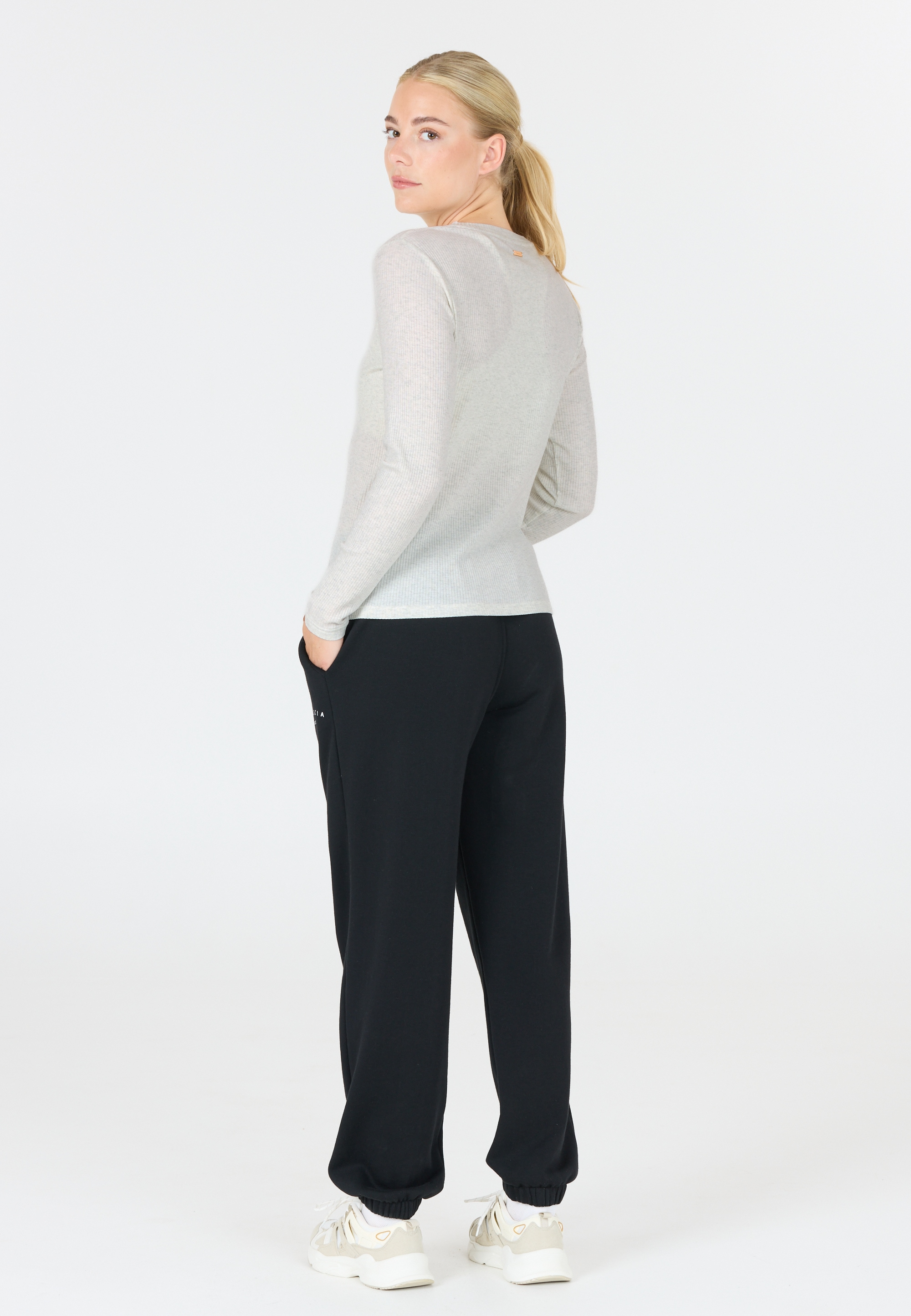 ATHLECIA Langarmshirt »Lankae«, (1 tlg.), mit feuchtigkeitsregulierenden Eigenschaften und 4-Wege-Stretch