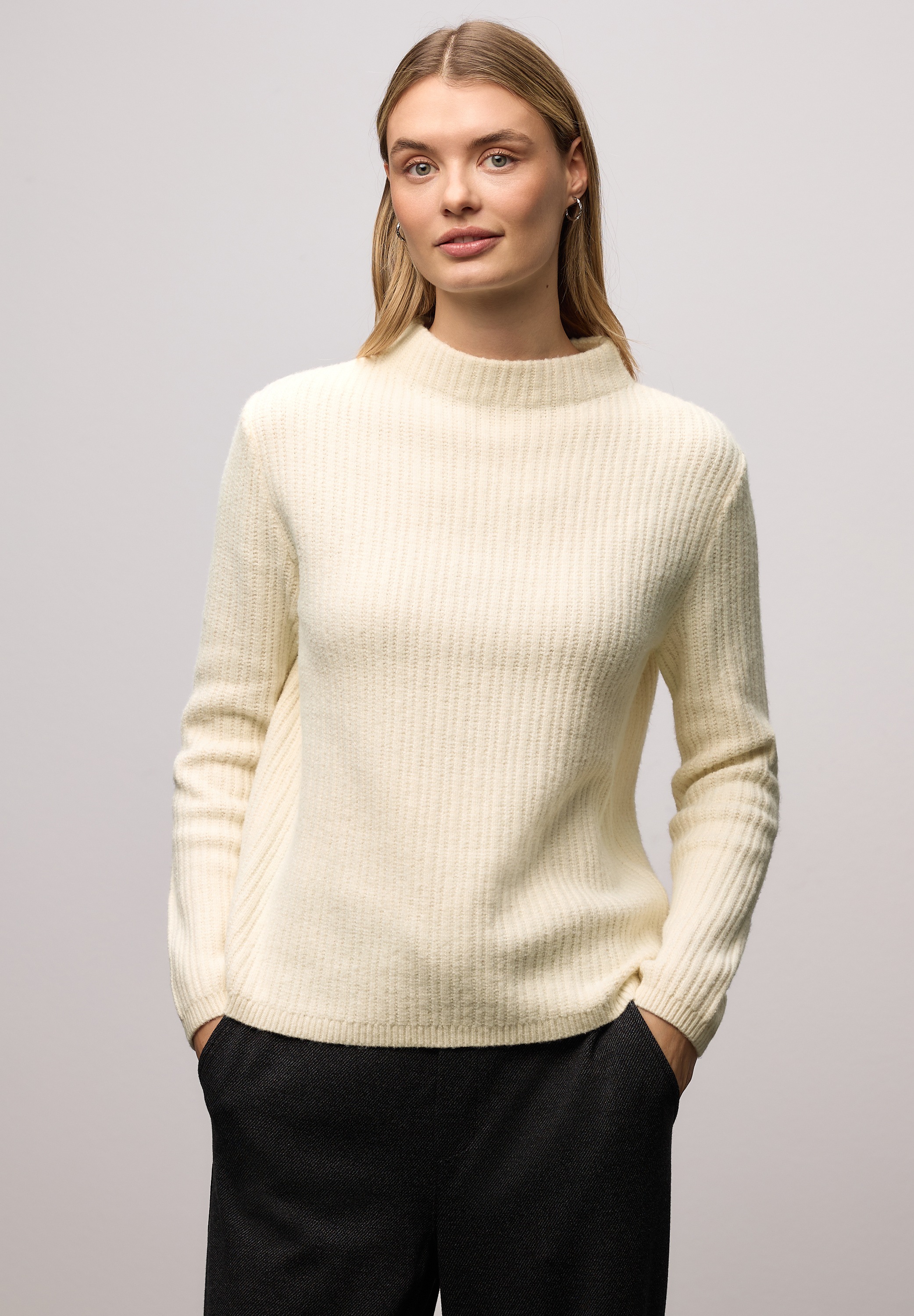 Stehkragenpullover STREET ONE, Damen, Gr. 36, soft beige, Web, 37% Baumwolle, 34% Polyacryl, 26% Polyester, 3% Elasthan, unifarben, normal normal, hoch geschlossener Ausschnitt, Rippbündchen, Pullover Stehkragenpullover, mit Struktur-Optik