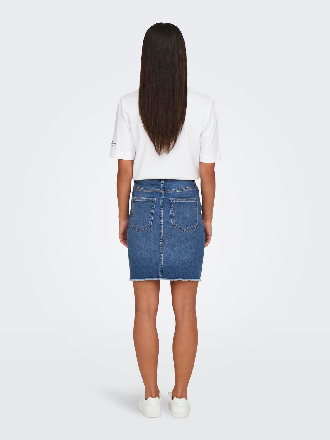 ONLY Jeansrock »ONLHUSH MID WAIST VIS BUT RW SKIRT DNM«, mit ausgefranstem Saum