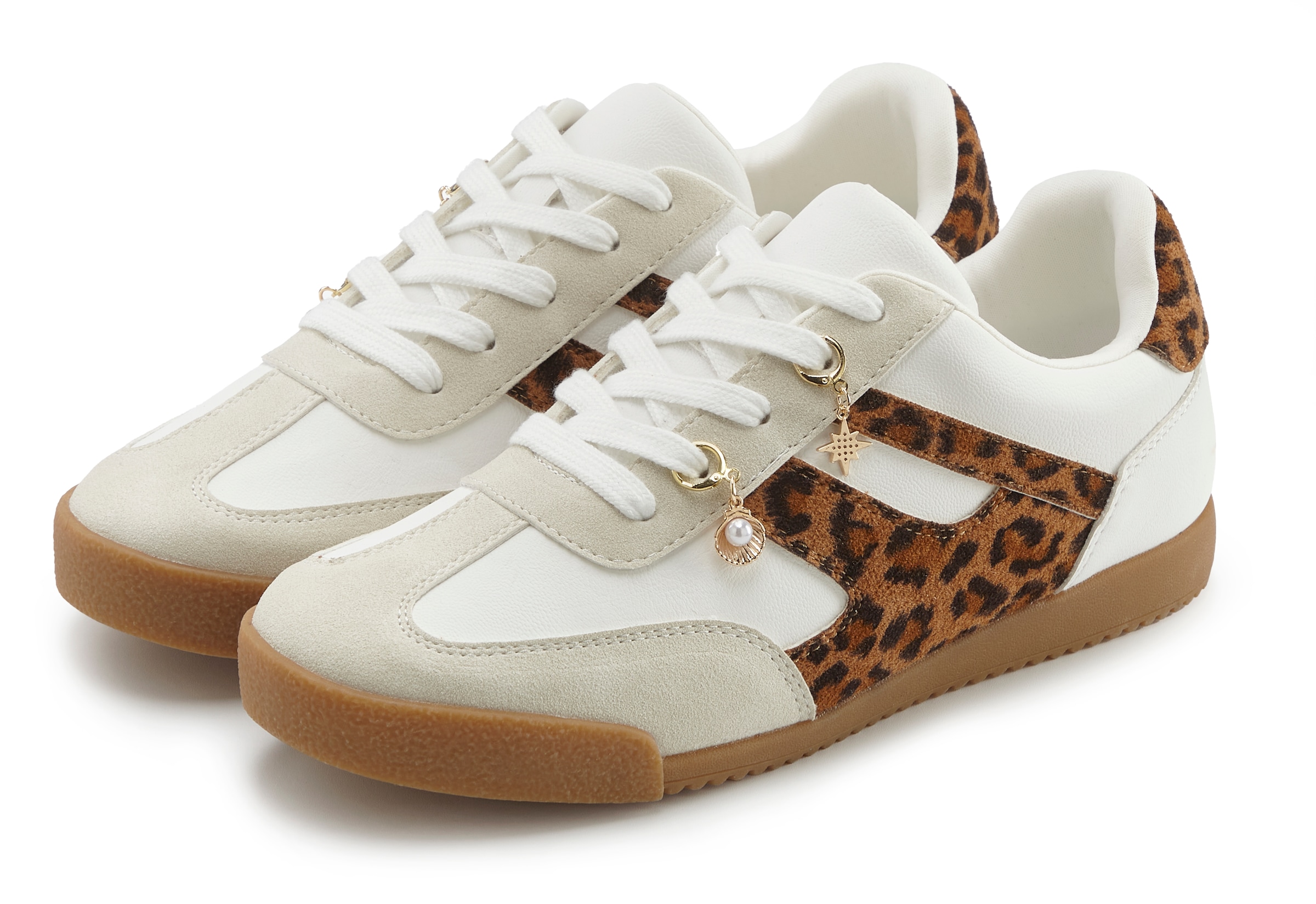 LASCANA Sneaker, Schnürhalbschuh, Freizeitschuh mit abnehmbaren Schmuckstei günstig online kaufen