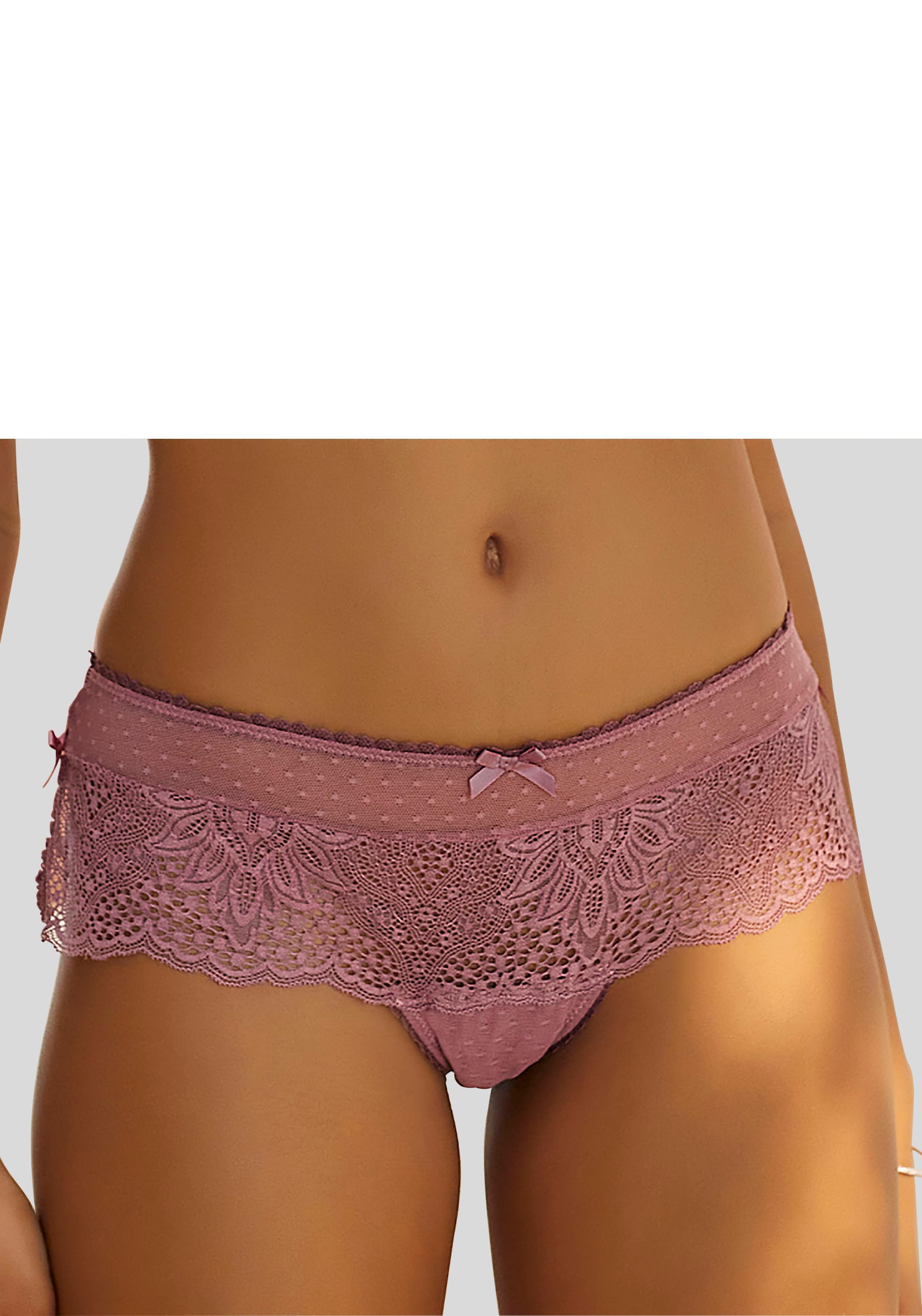 Stringpanty, aus extravaganter Spitze mit seitlichen Schlitzen