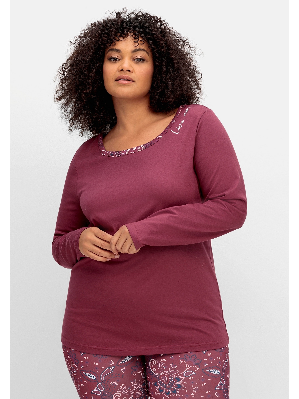 sheego by Joe Browns Langarmshirt »Große Größen«, mit Stickerei und  Zierbändern hinten für kaufen | BAUR | V-Shirts