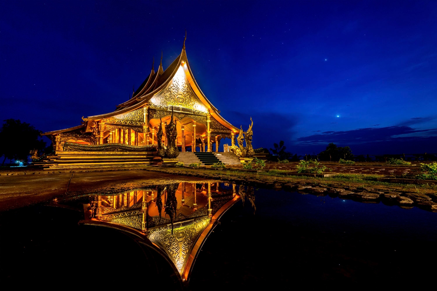 queence Acrylglasbild "Am See" Asien  Buddhismus  Gebäude  Himmel  Kunst Fi günstig online kaufen