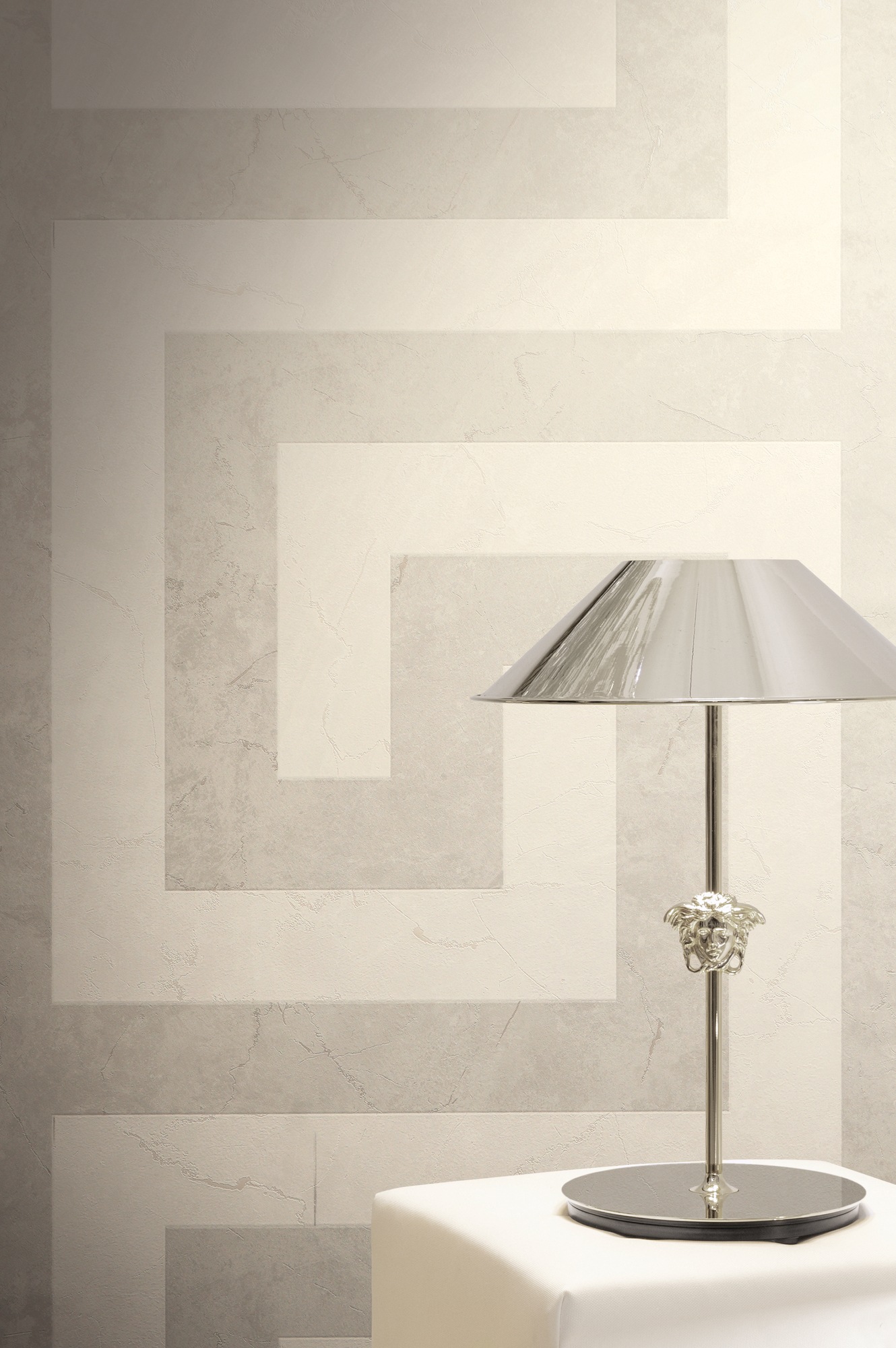 Versace Vliestapete »Versace 6 Greek –« 3D-Optik | Barock | Motiv geprägt Grafisches Mäandermuster mit mattem Glanz & feiner Struktur