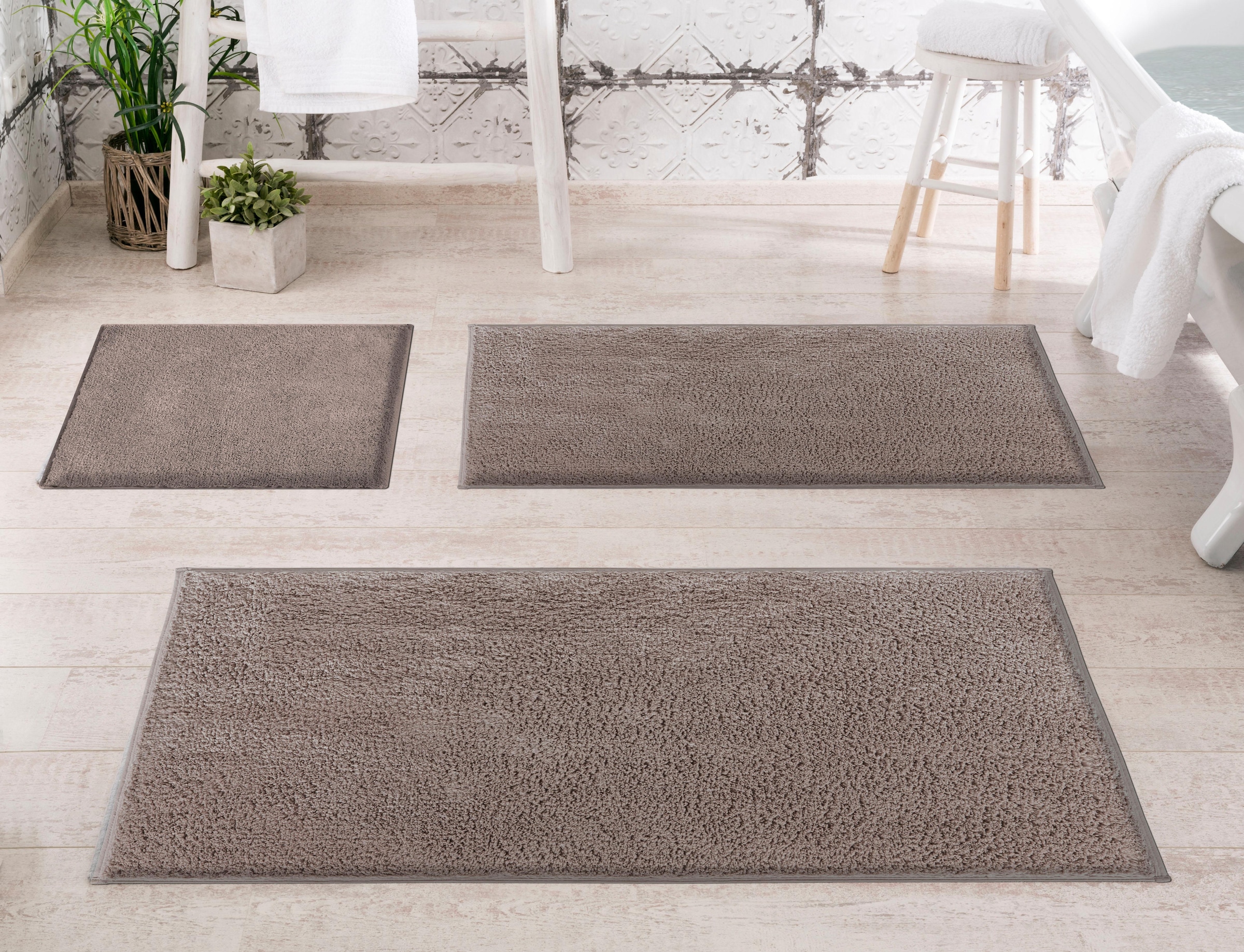 Grund Badematte »Marla«, rutschhemmend beschichtet, fußbodenheizungsgeeignet, Uni Farben, besonders feiner, flauschiger Flor