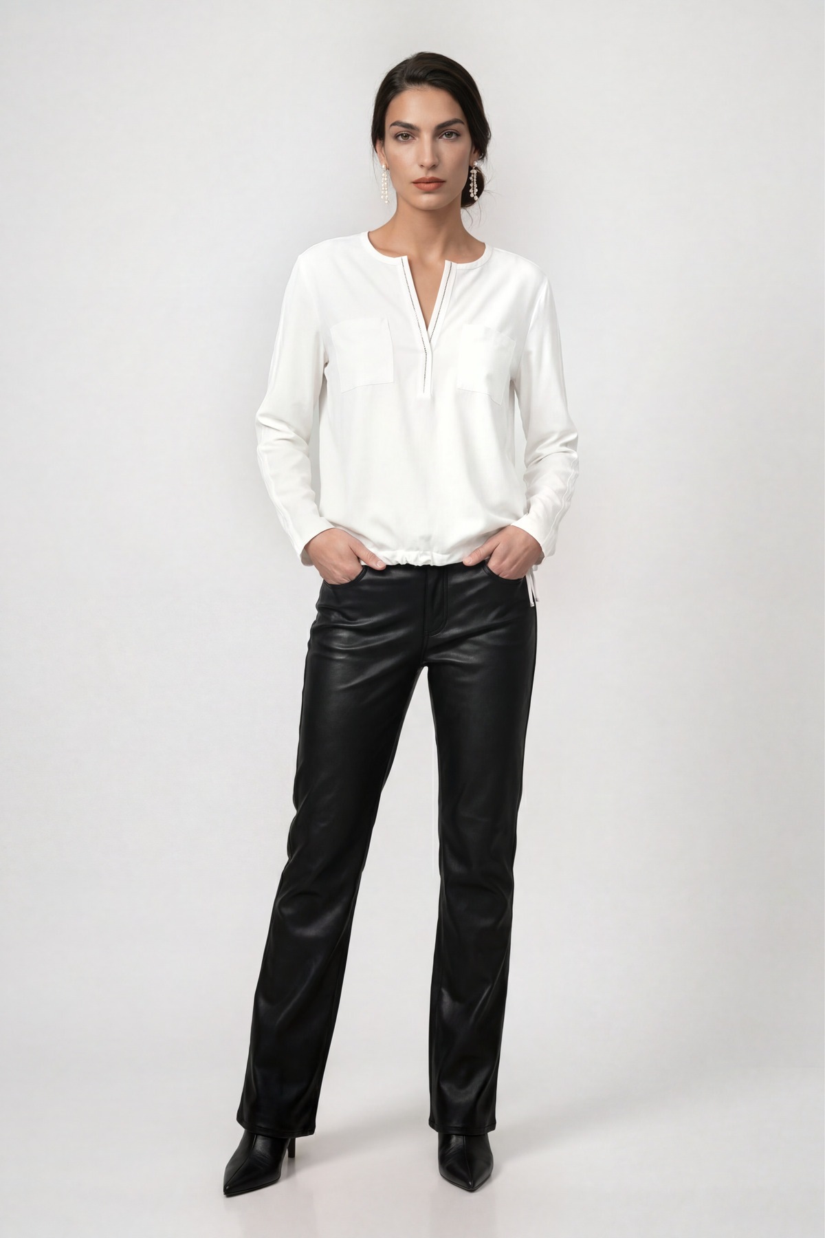 Monari Schlupfbluse »Schluse Basic Schmuck« Regular fit mit V-Ausschnitt