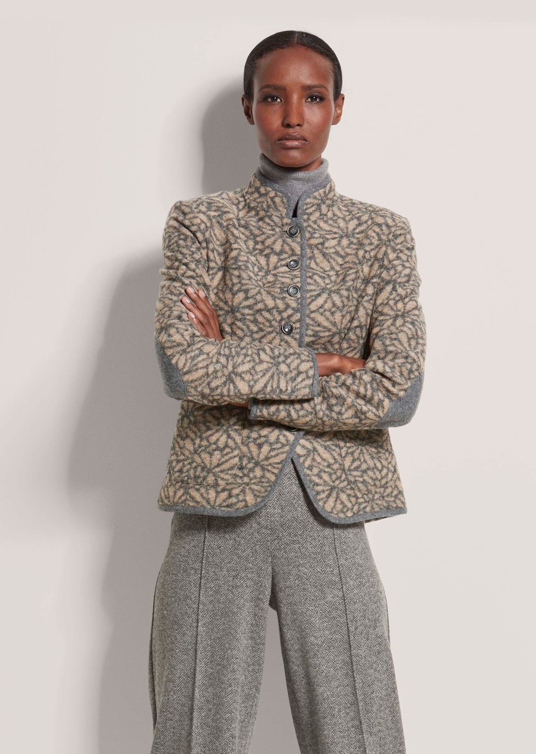 MADELEINE Kurzblazer "Kurzblazer Verkürzter Wollblazer mit Stehkragen, Tasc günstig online kaufen