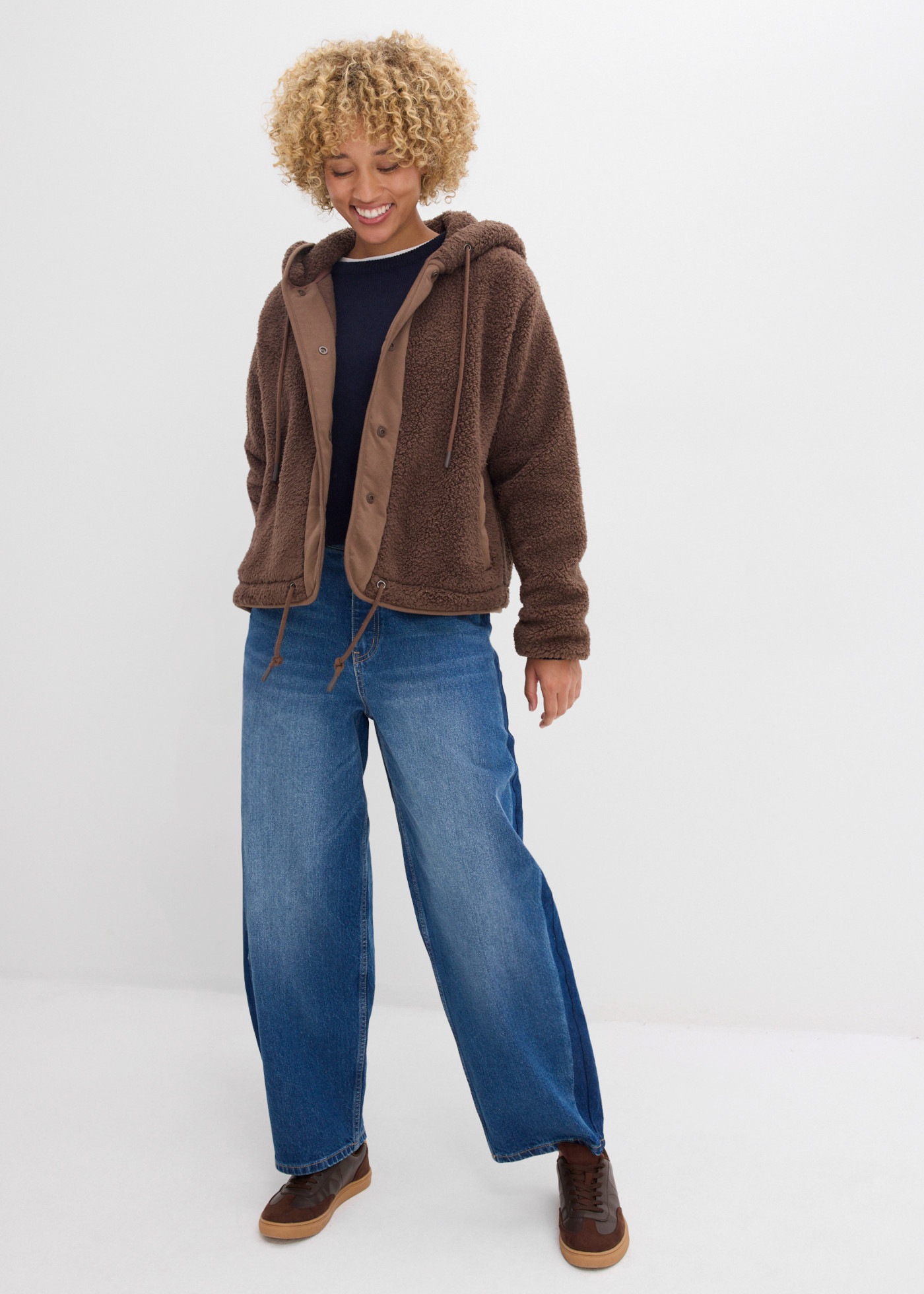 bonprix Fleecejacke in Teddy-Fleece, Oversize-Passform, sportlicher Stil