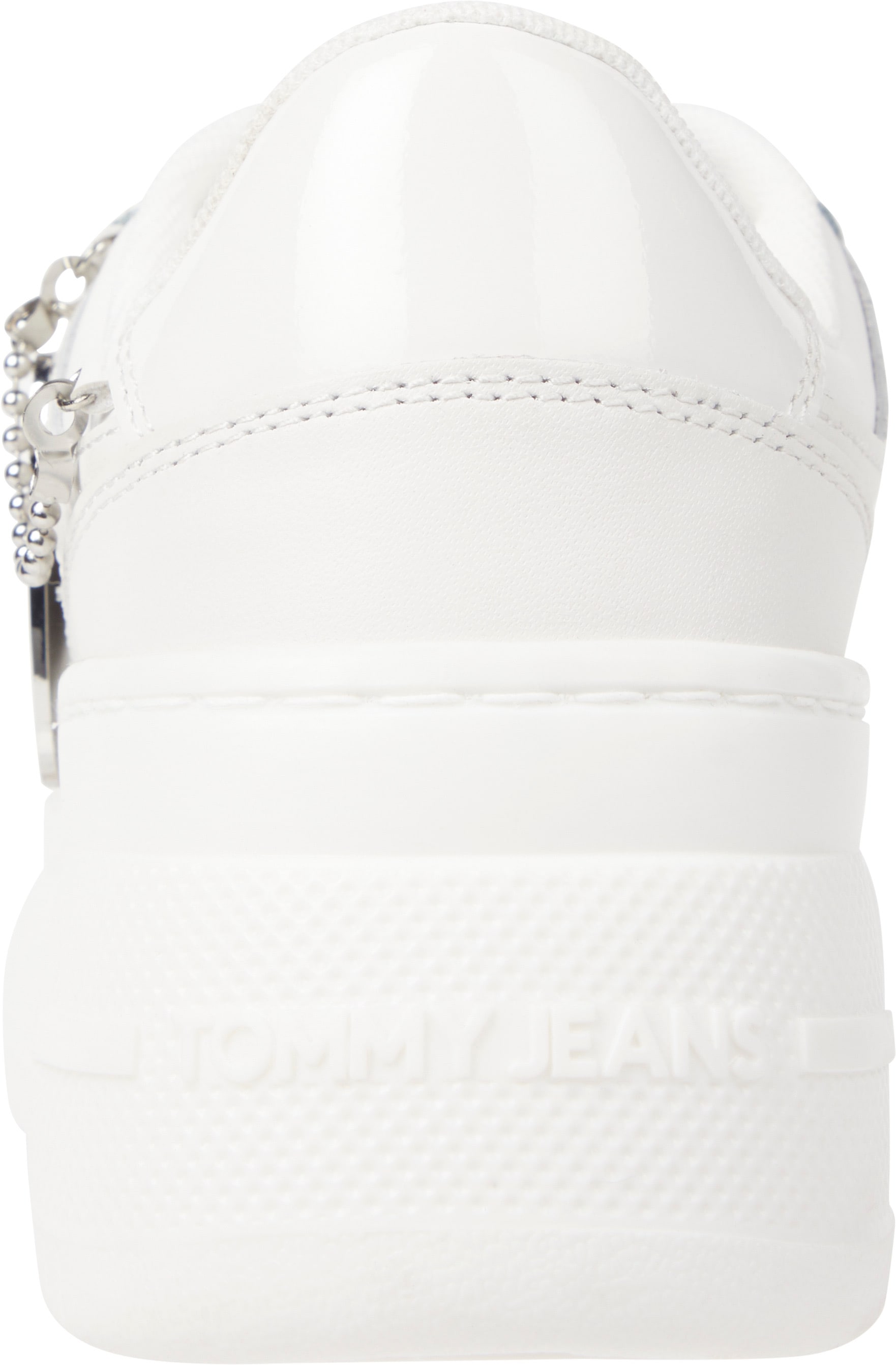 Tommy Jeans Keilsneaker »TJW RETRO BASKET FLATFORM CHARM«, mit Tommy Jeans Schmuckelement, Freizeitschuh, Halbschuh, Schnürschuh