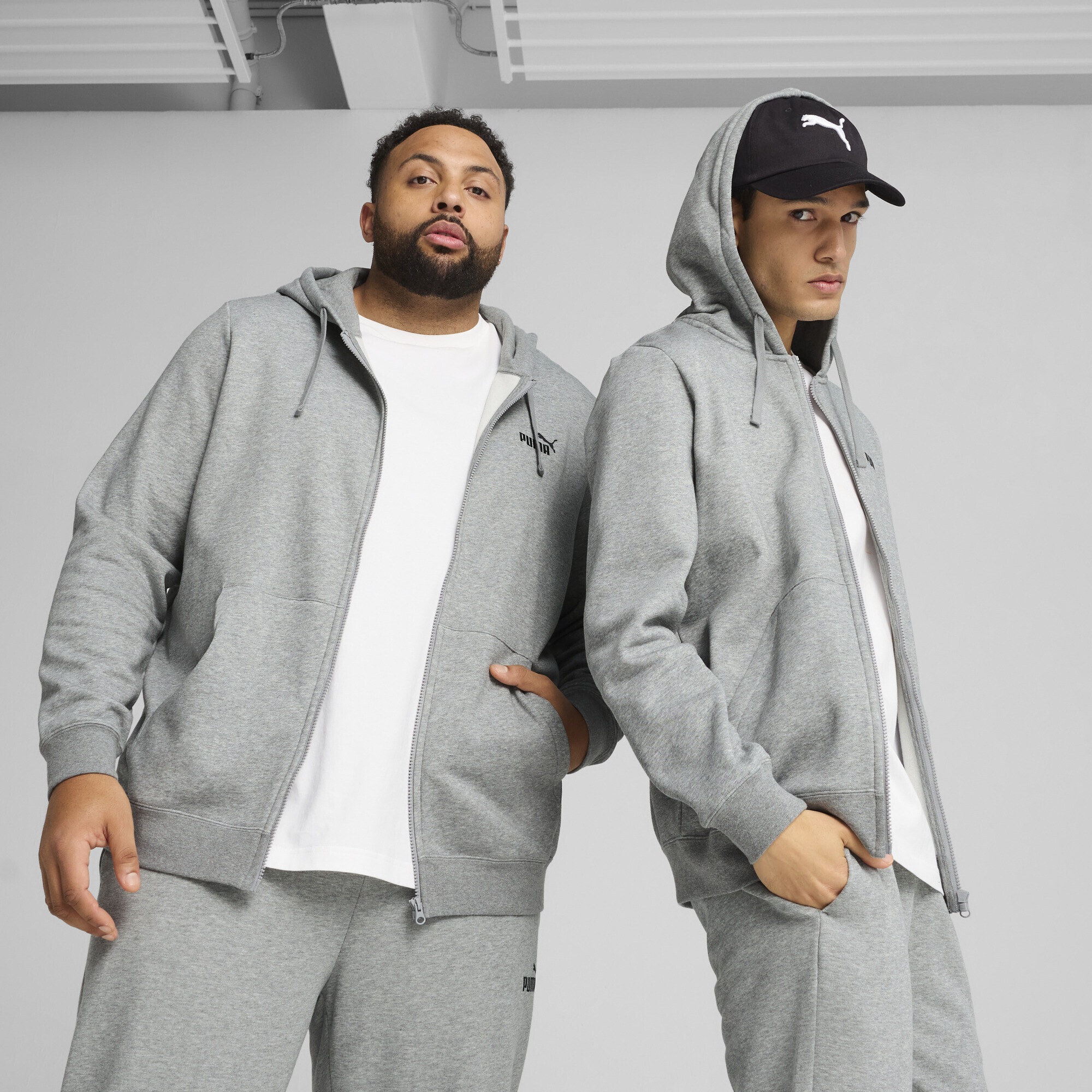 PUMA Sweatjacke "Essentials No. 1 Logo Kapuzenjacke Herren" günstig online kaufen