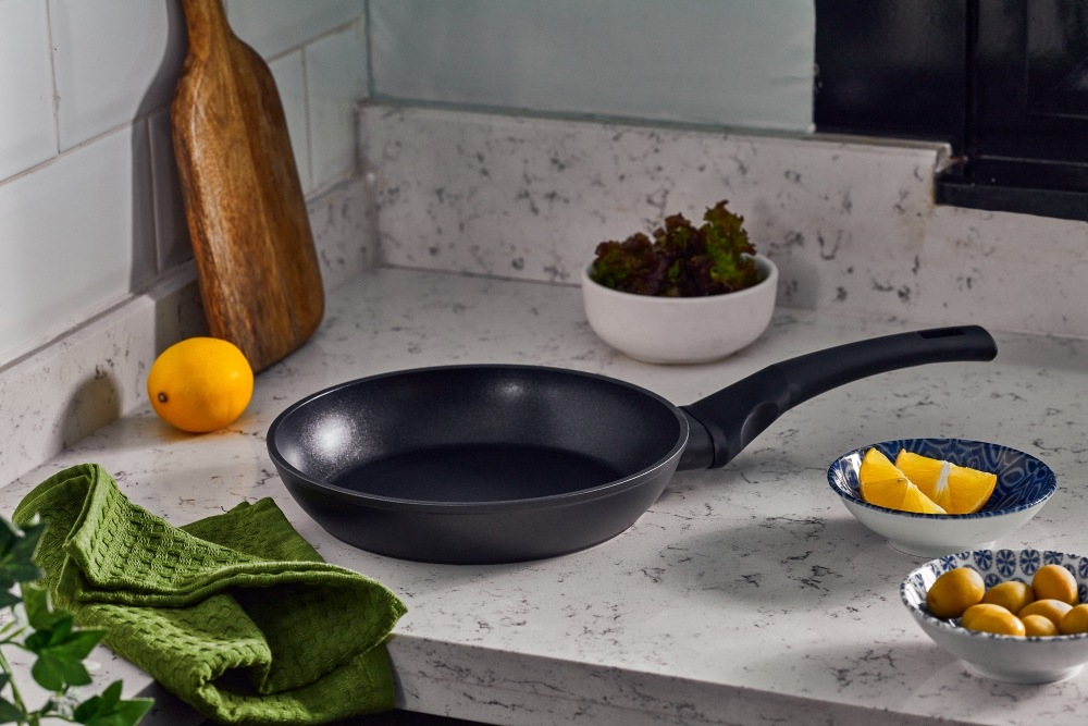 RESTO Kitchenware Pfannen-Set »Sagitta, antihaftbeschichtet und spülmaschinenfest«, Aluminium, (Set, 3 tlg., 1x Bratpfanne Ø 20, 1x Bratpfanne Ø 24, 1x Bratpfanne Ø 28), für alle Herdarten geeignet, auch Induktion