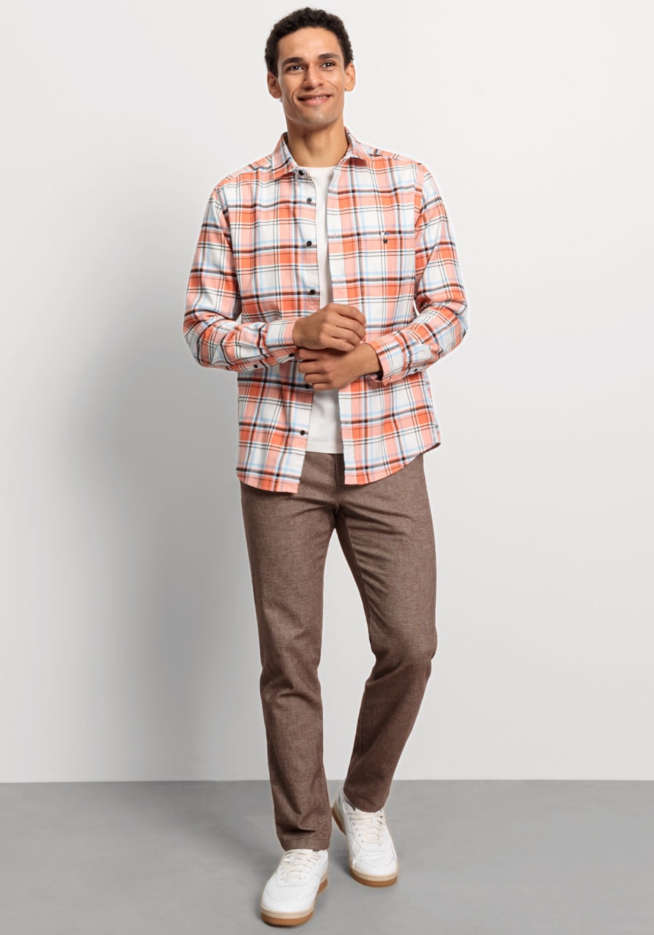 OLYMP Langarmhemd »Casual« im Karodessin, Brusttasche mit Knopf