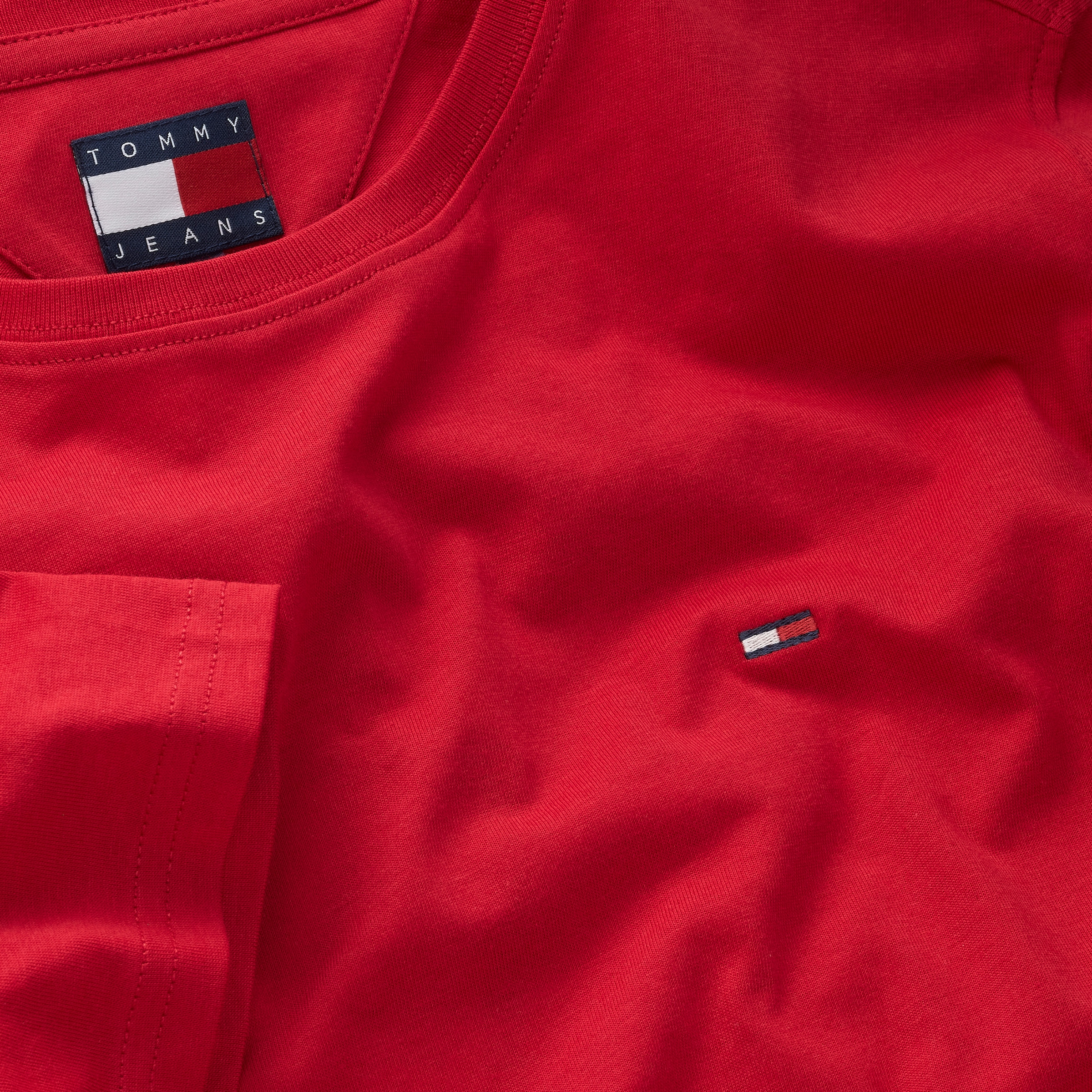 Tommy Jeans T-Shirt »TJM ESSENTIAL SOLID TEE«, mit Rundhalsausschnitt und dezenter Logo-Flag