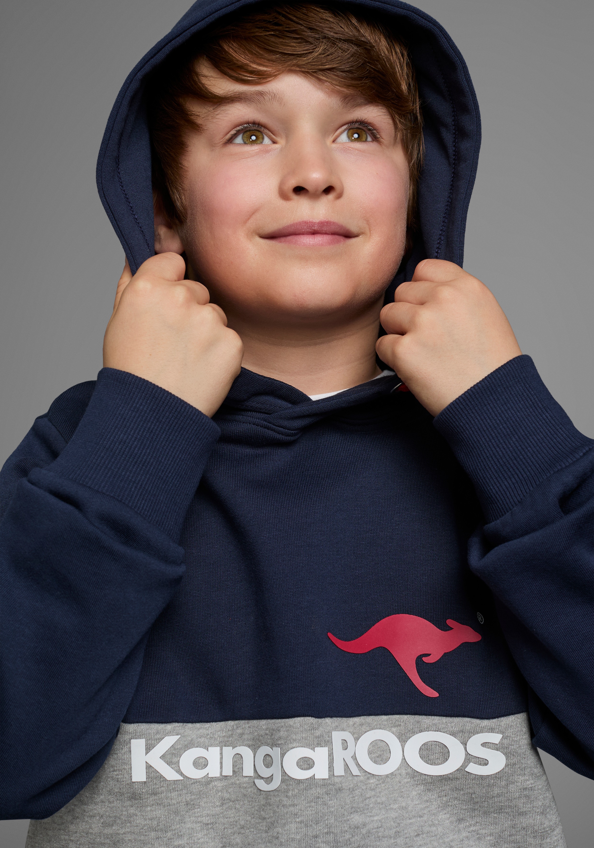 Thumbnail - KangaROOS Kapuzensweatshirt "Colorblocking", Langarm, mehrfarbig, mit Logodruck, aus Baumwolle