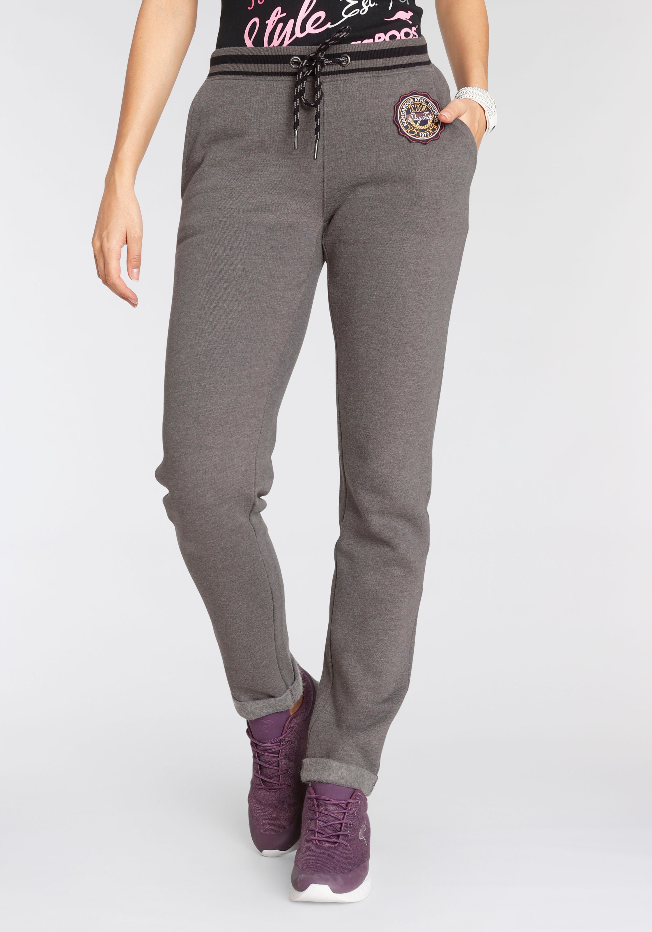 KangaROOS Jogginghose, mit lässigem Beinaufschlag kaufen