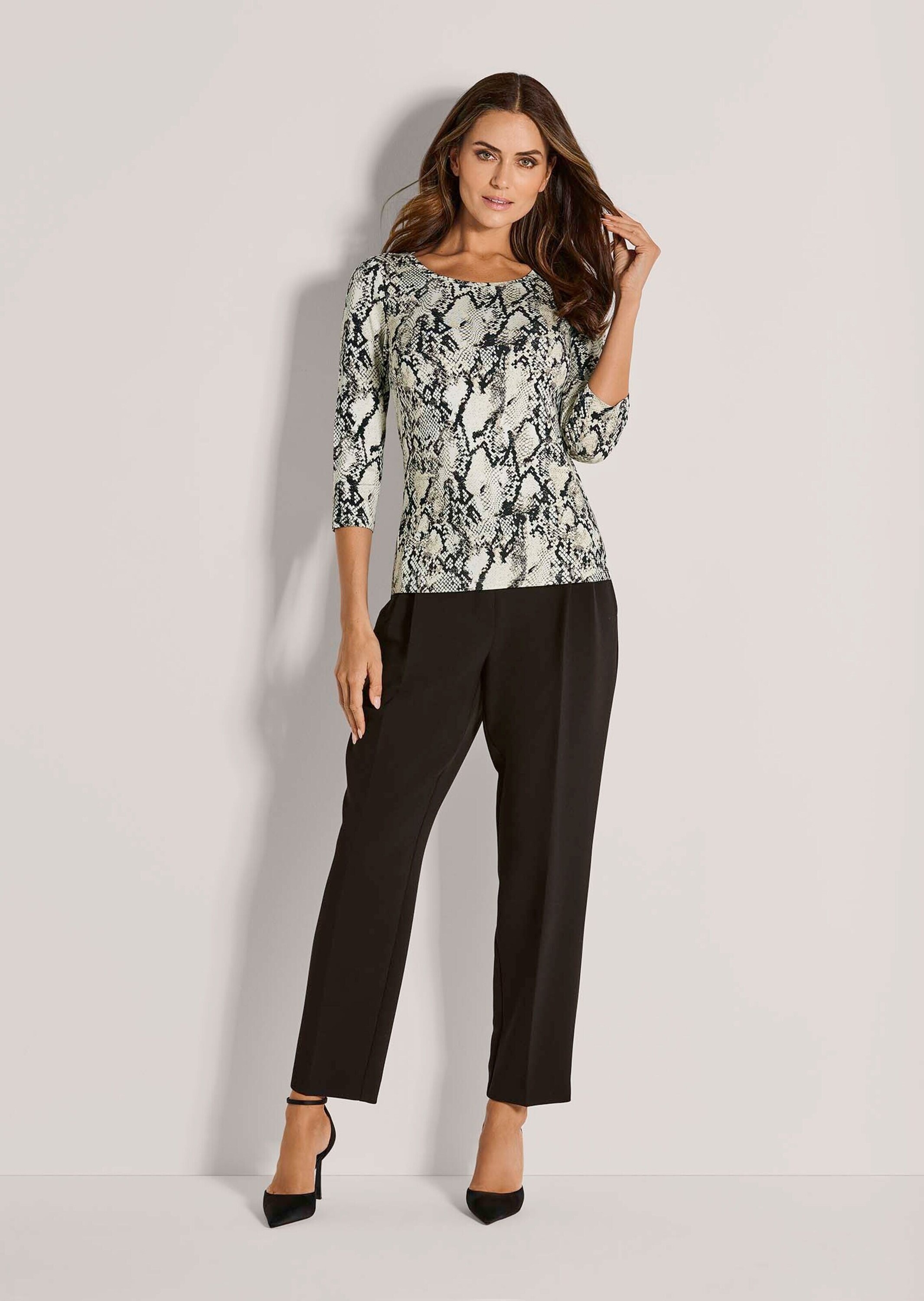 MADELEINE Kurzarmshirt »Blusenshirt Modisches Oberteil mit Animal-Print«